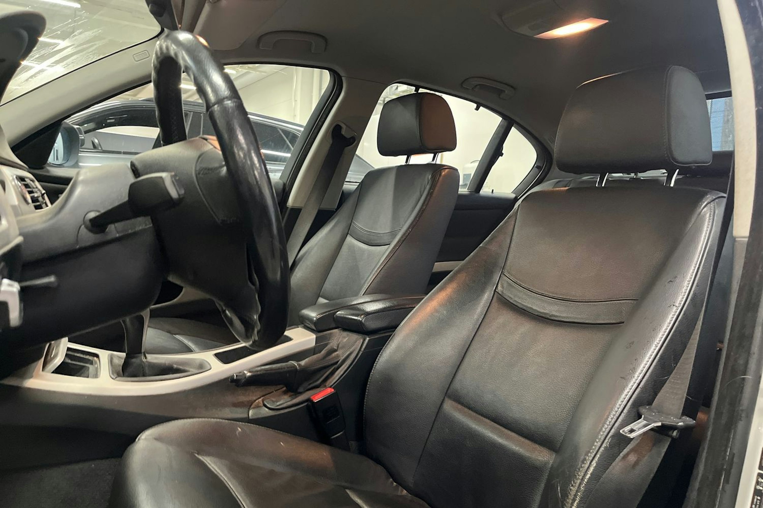 Valkoinen BMW 316 2008 kuva 13.