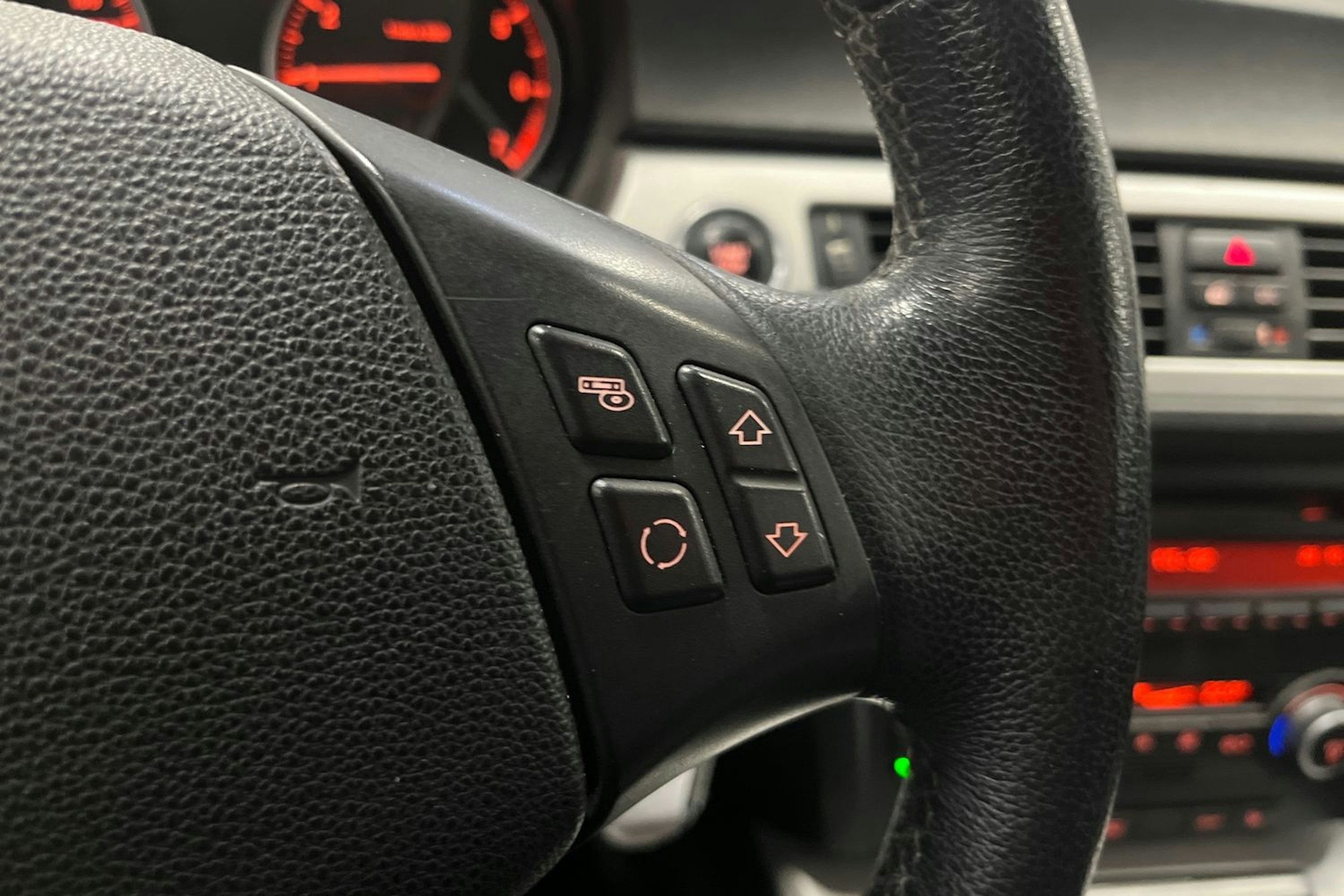 Valkoinen BMW 316 2008 kuva 16.