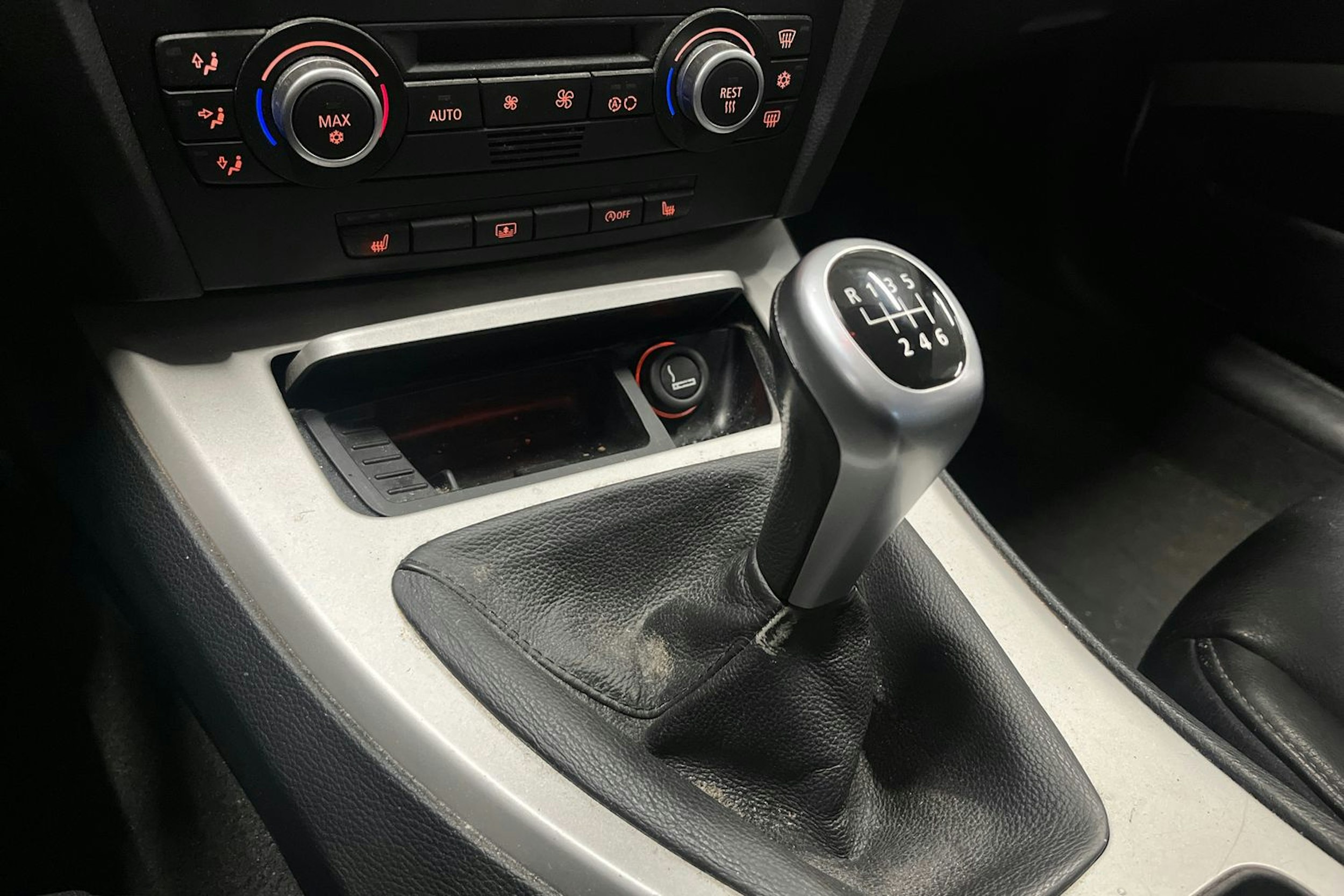 Valkoinen BMW 316 2008 kuva 20.