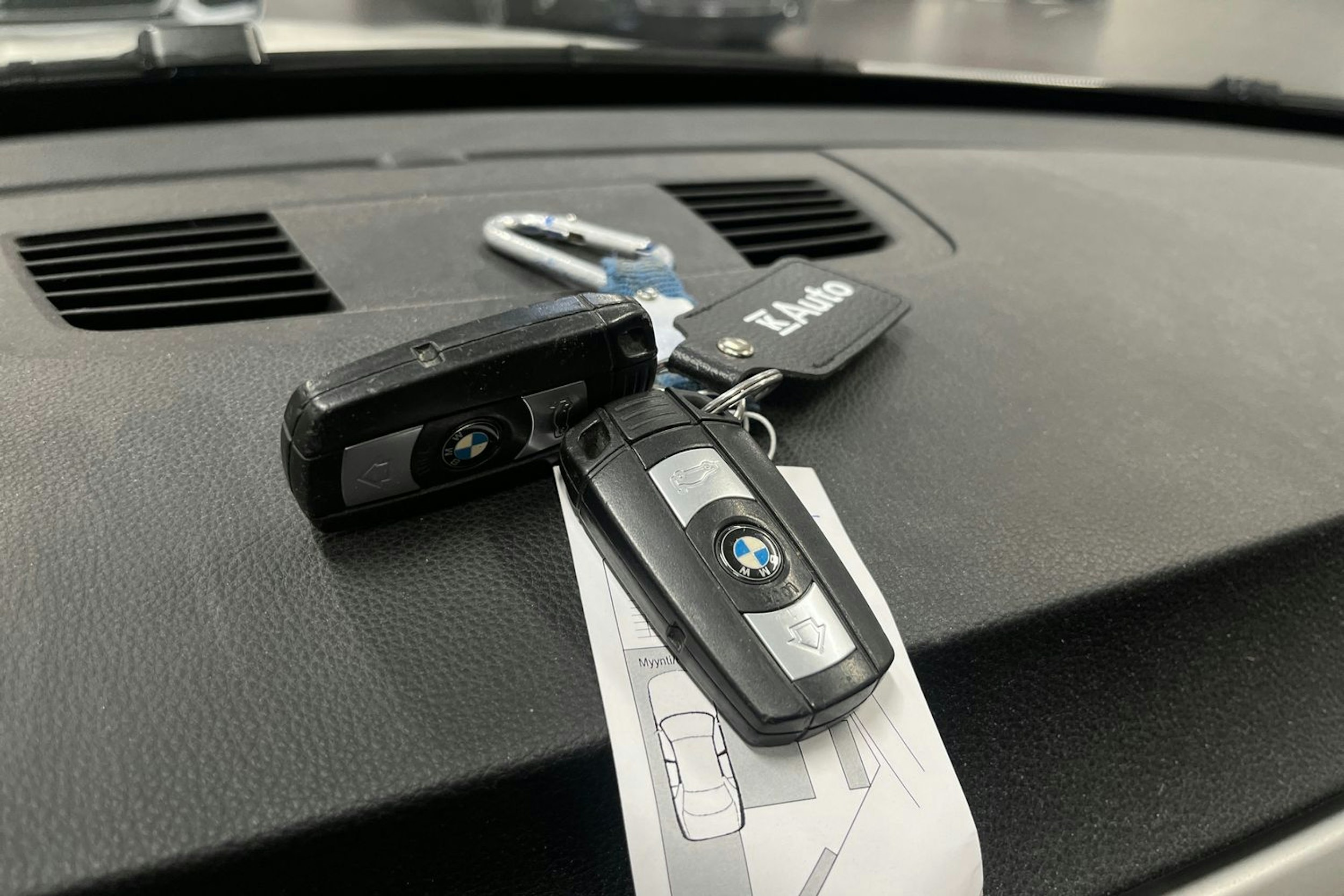 Valkoinen BMW 316 2008 kuva 21.