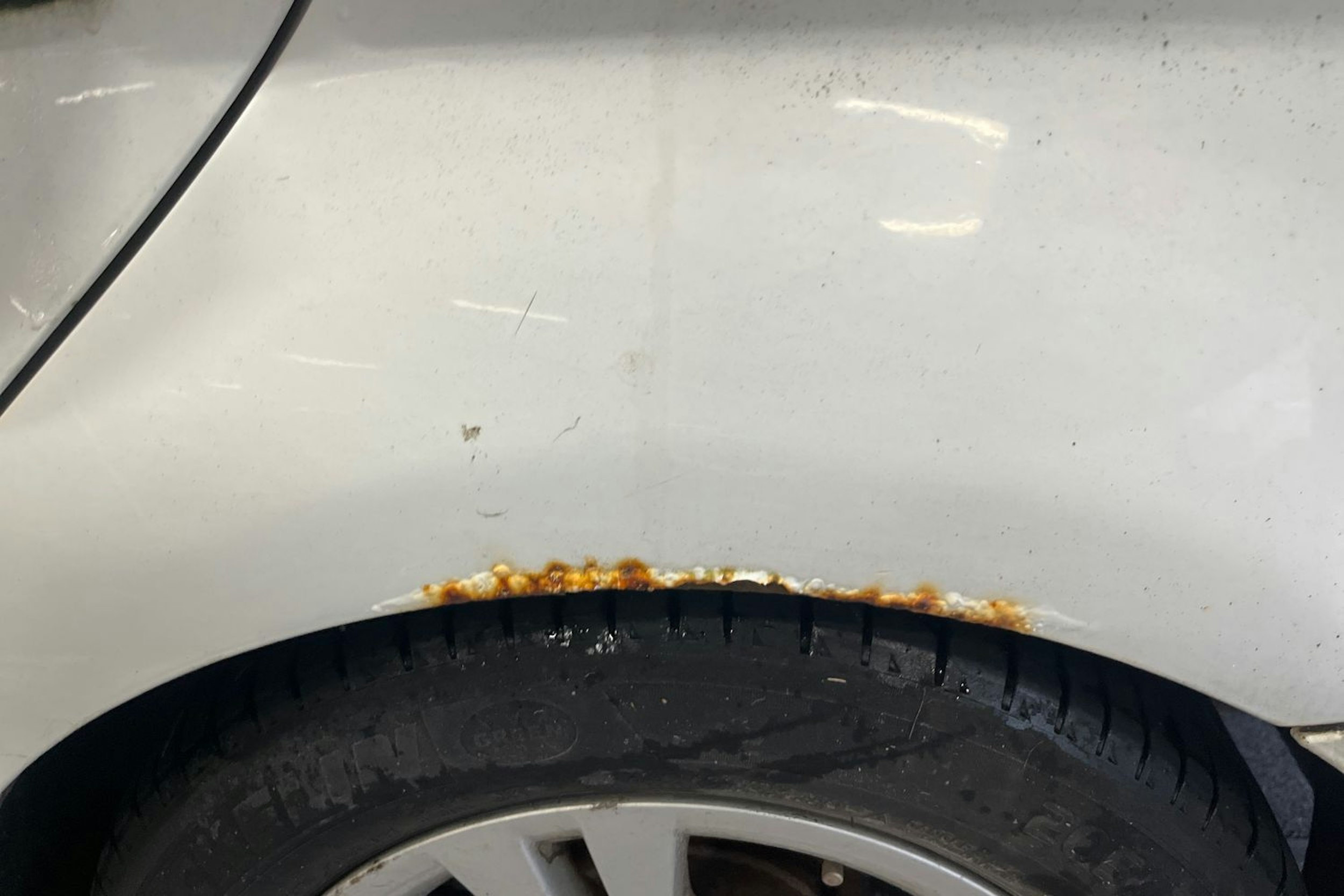 Valkoinen BMW 316 2008 kuva 23.