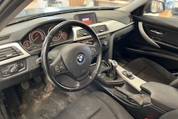 sininen BMW 316 2013 kuva 3.