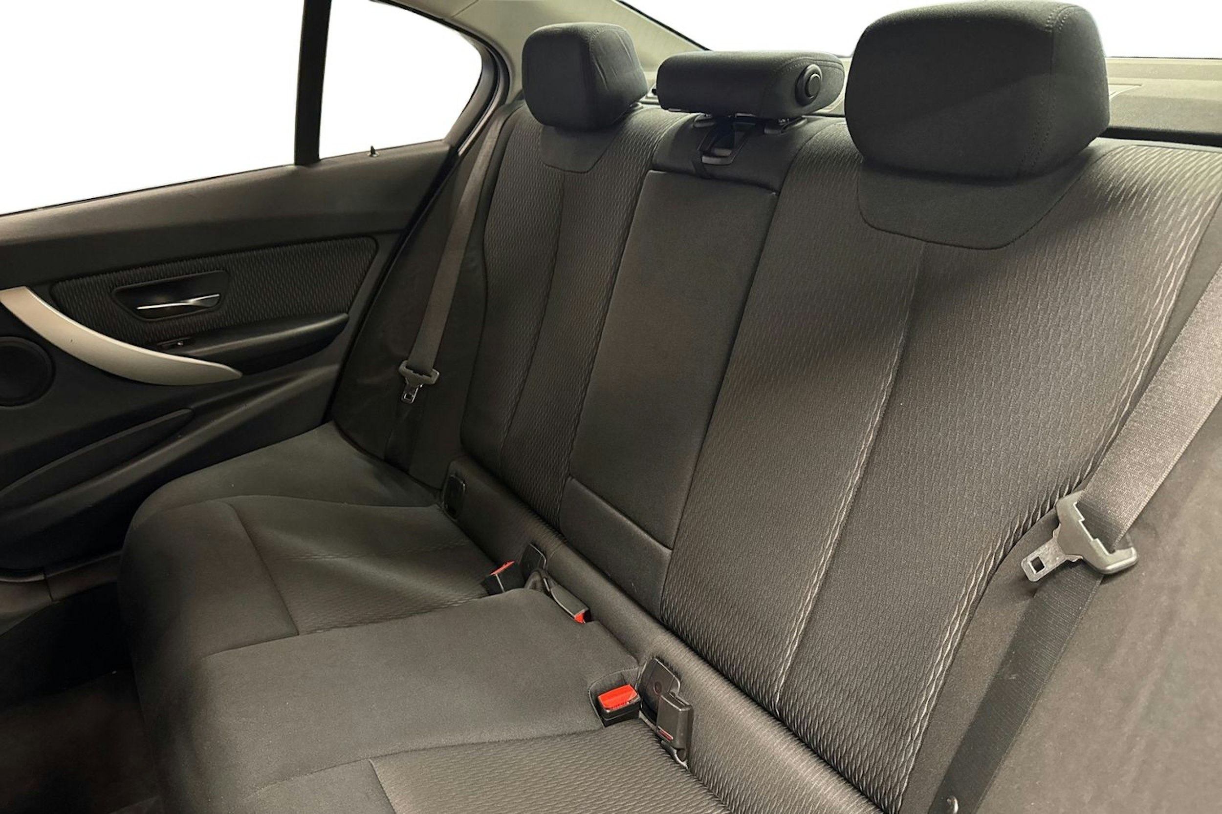 sininen BMW 316 2013 kuva 8.