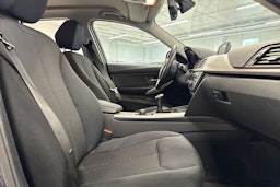 sininen BMW 316 2013 kuva 10.