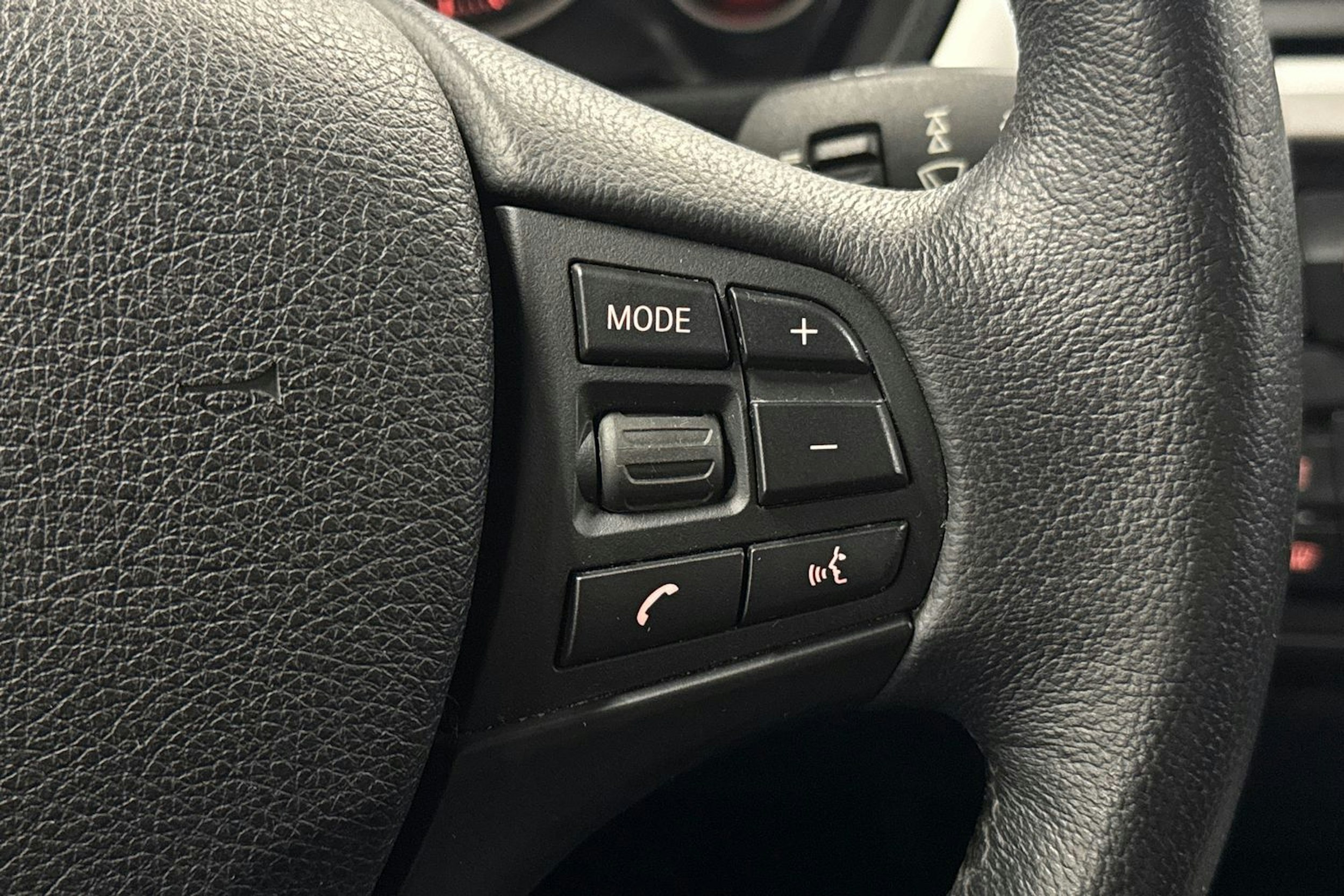 sininen BMW 316 2013 kuva 12.