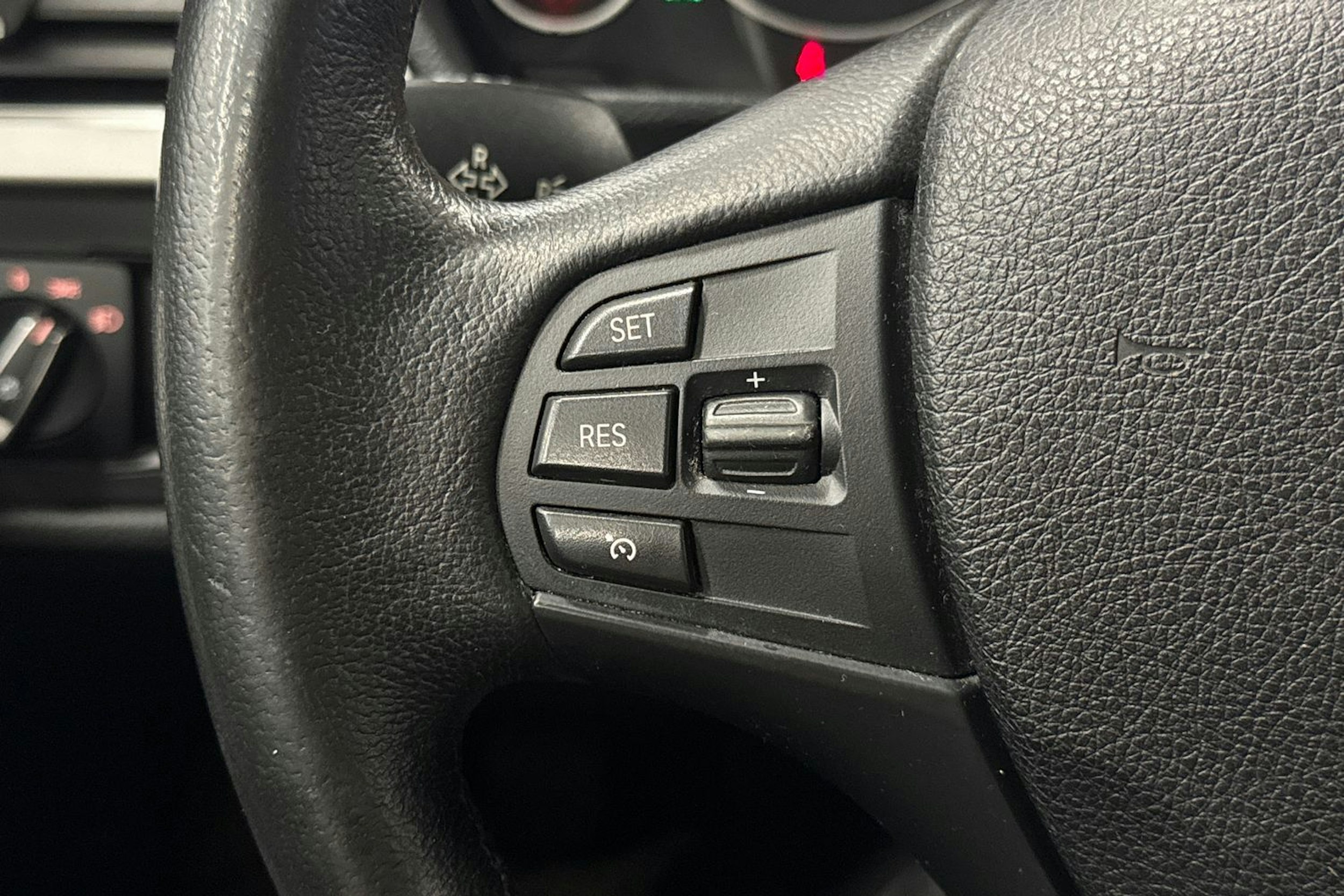 sininen BMW 316 2013 kuva 13.
