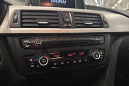 sininen BMW 316 2013 kuva 18.