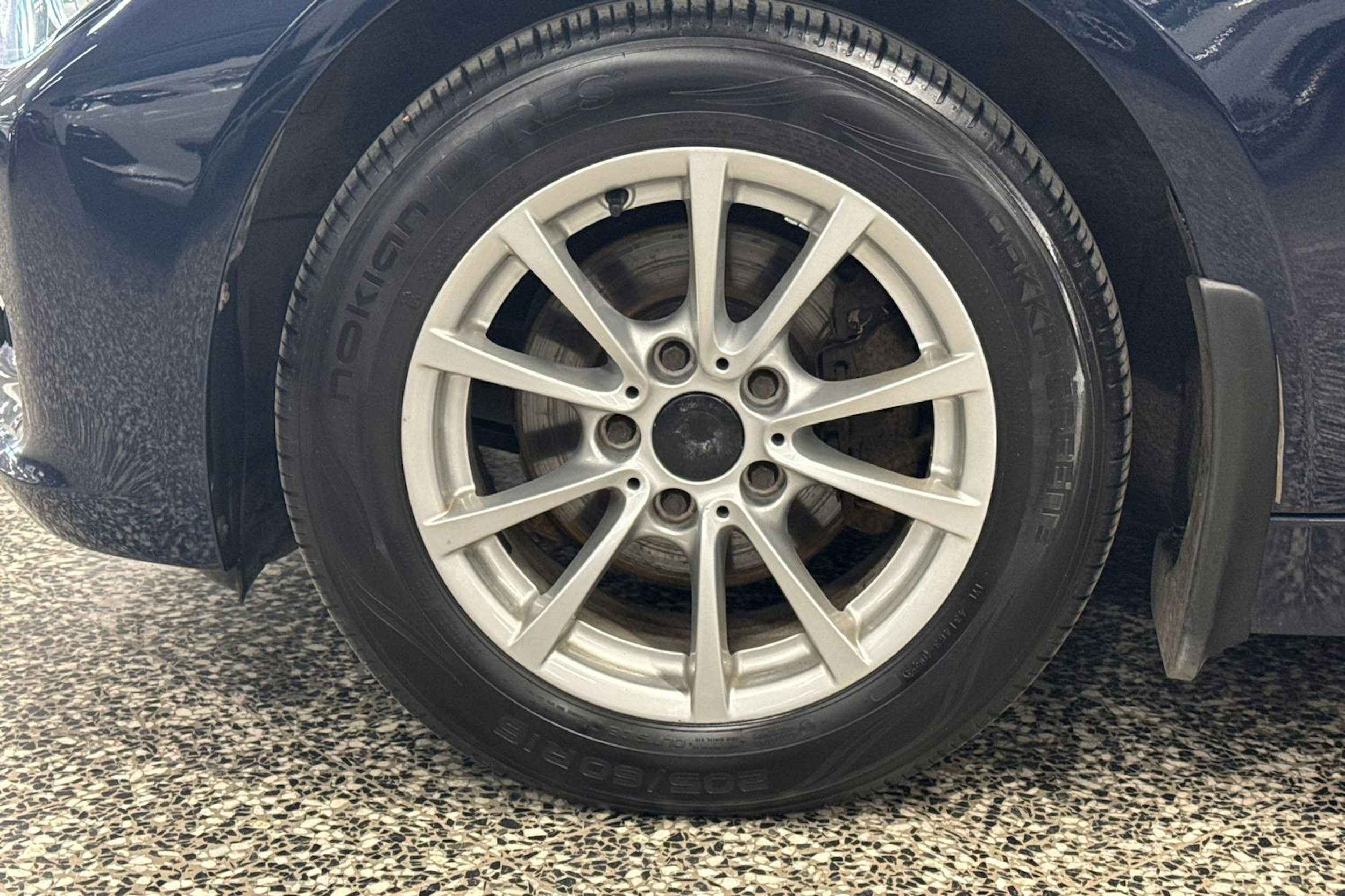 sininen BMW 316 2013 kuva 24.