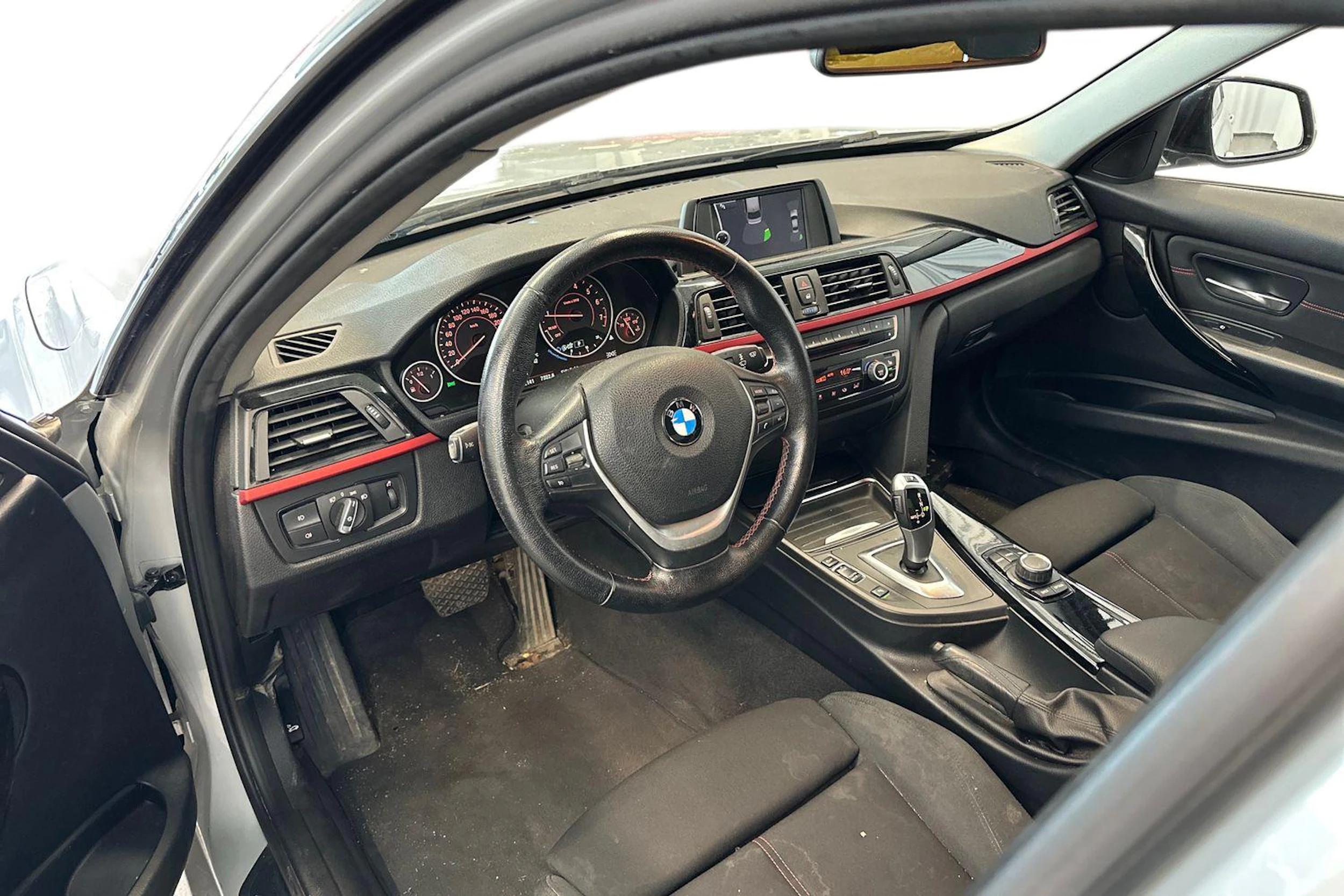 hopea BMW 316 2013 kuva 3.
