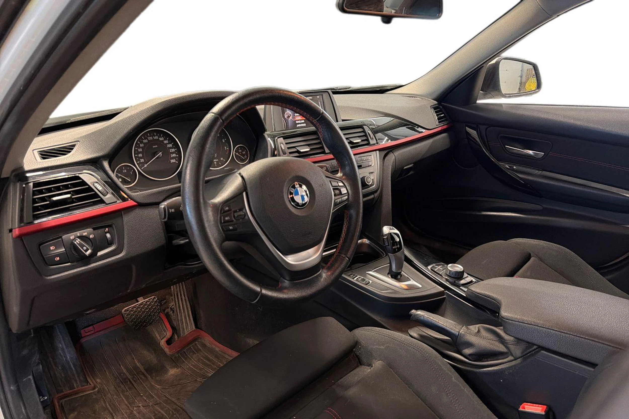 valkoinen BMW 316 2014 kuva 3.