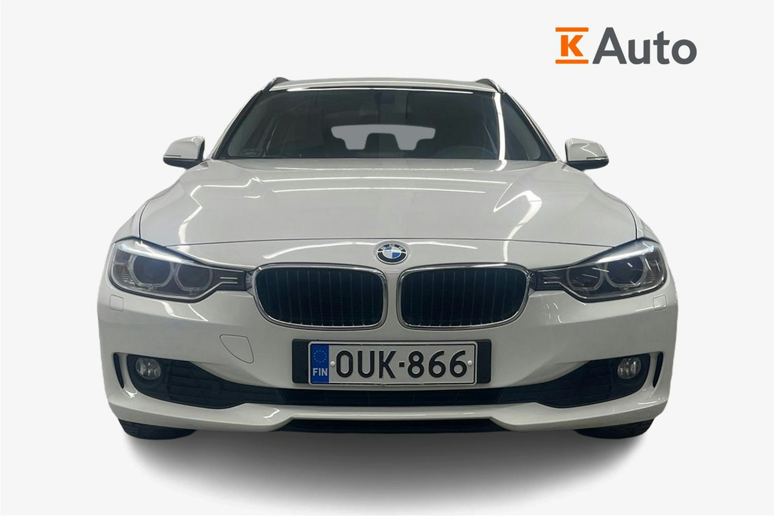 valkoinen BMW 316 2014 kuva 4.