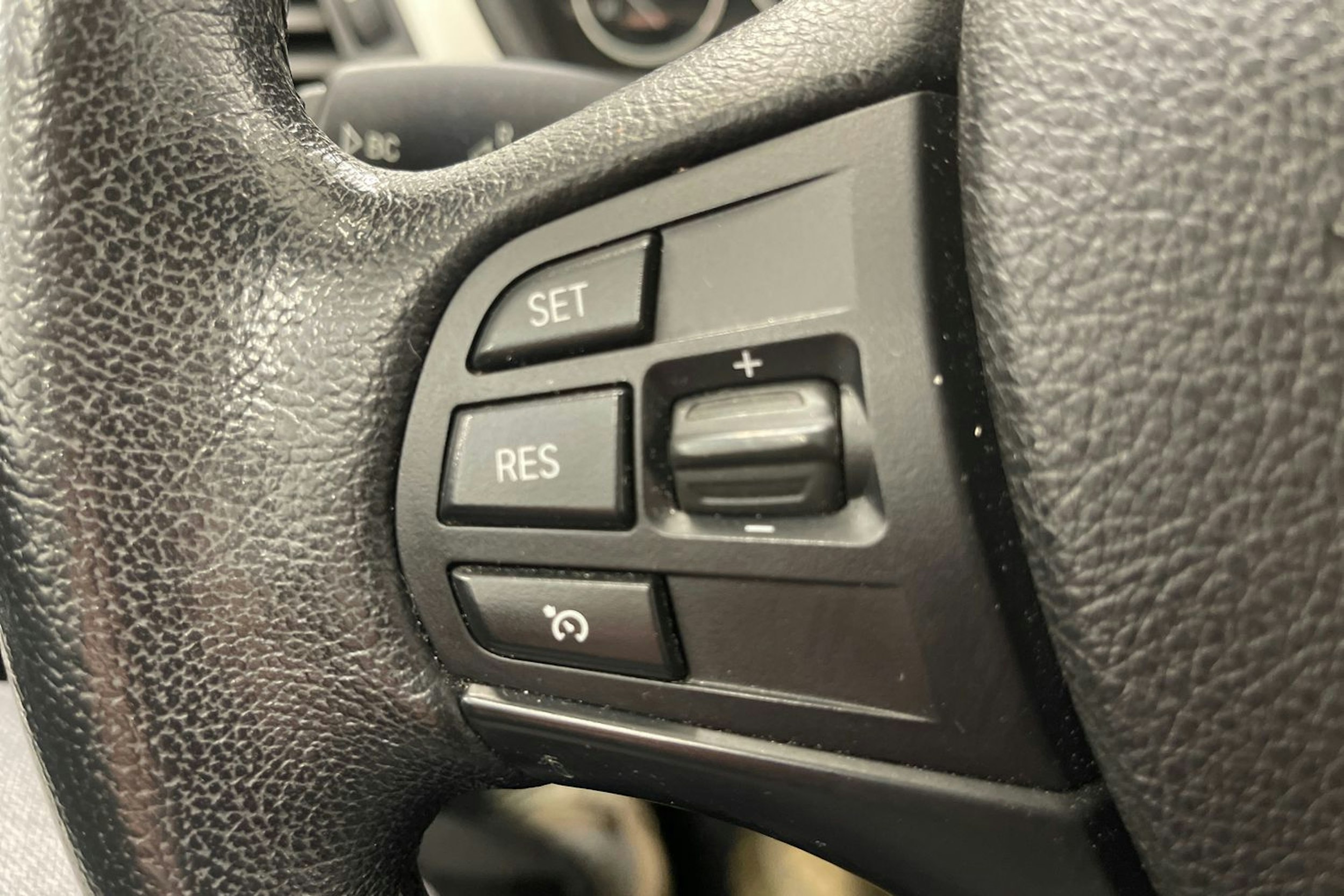 valkoinen BMW 316 2014 kuva 12.