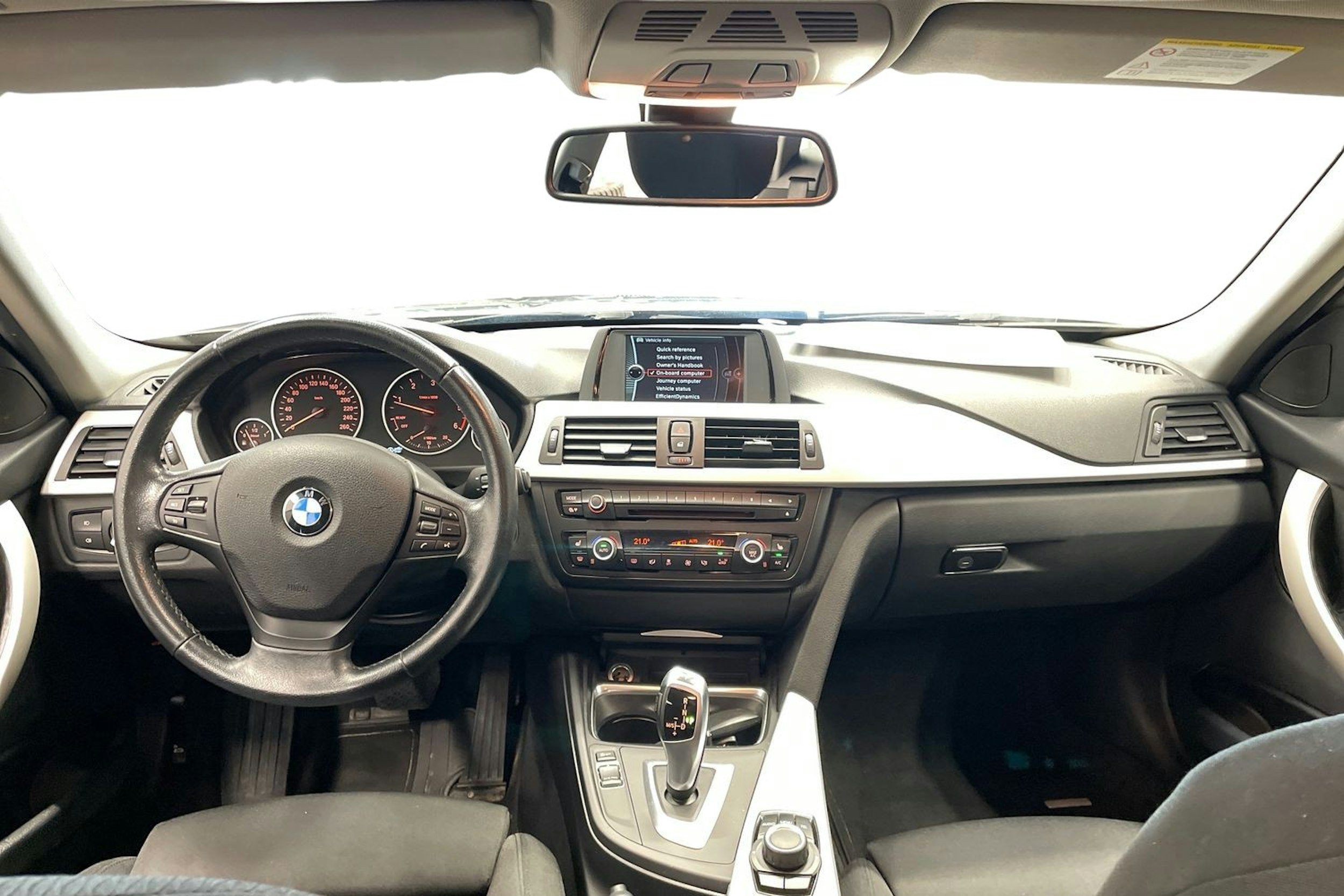 Ruskea (beige) BMW 316 2014 kuva 9.