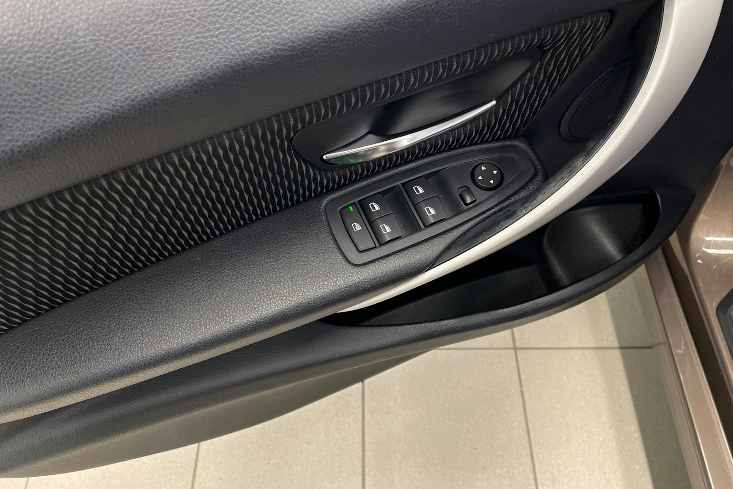 Ruskea (beige) BMW 316 2014 kuva 19.