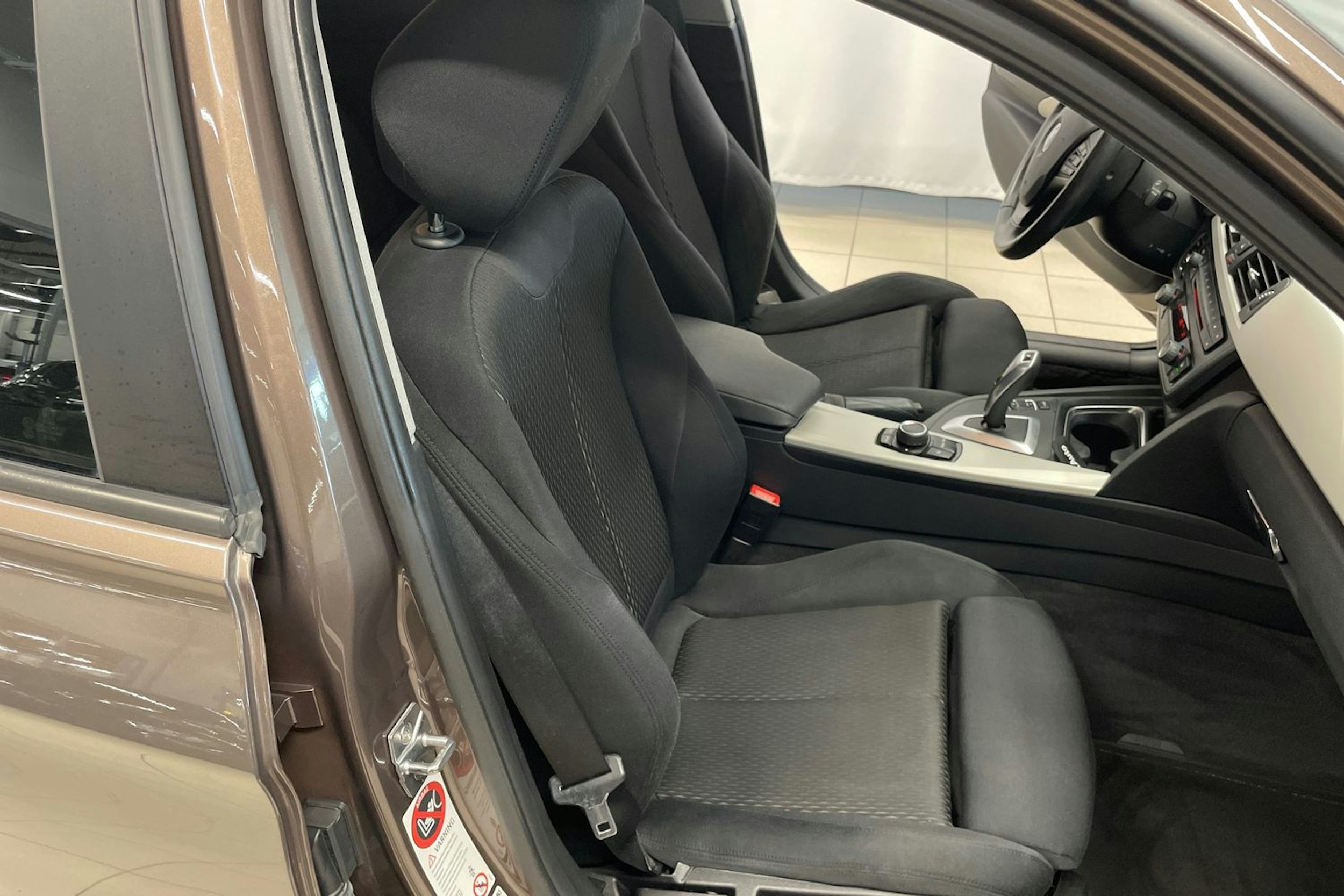 Ruskea (beige) BMW 316 2014 kuva 26.