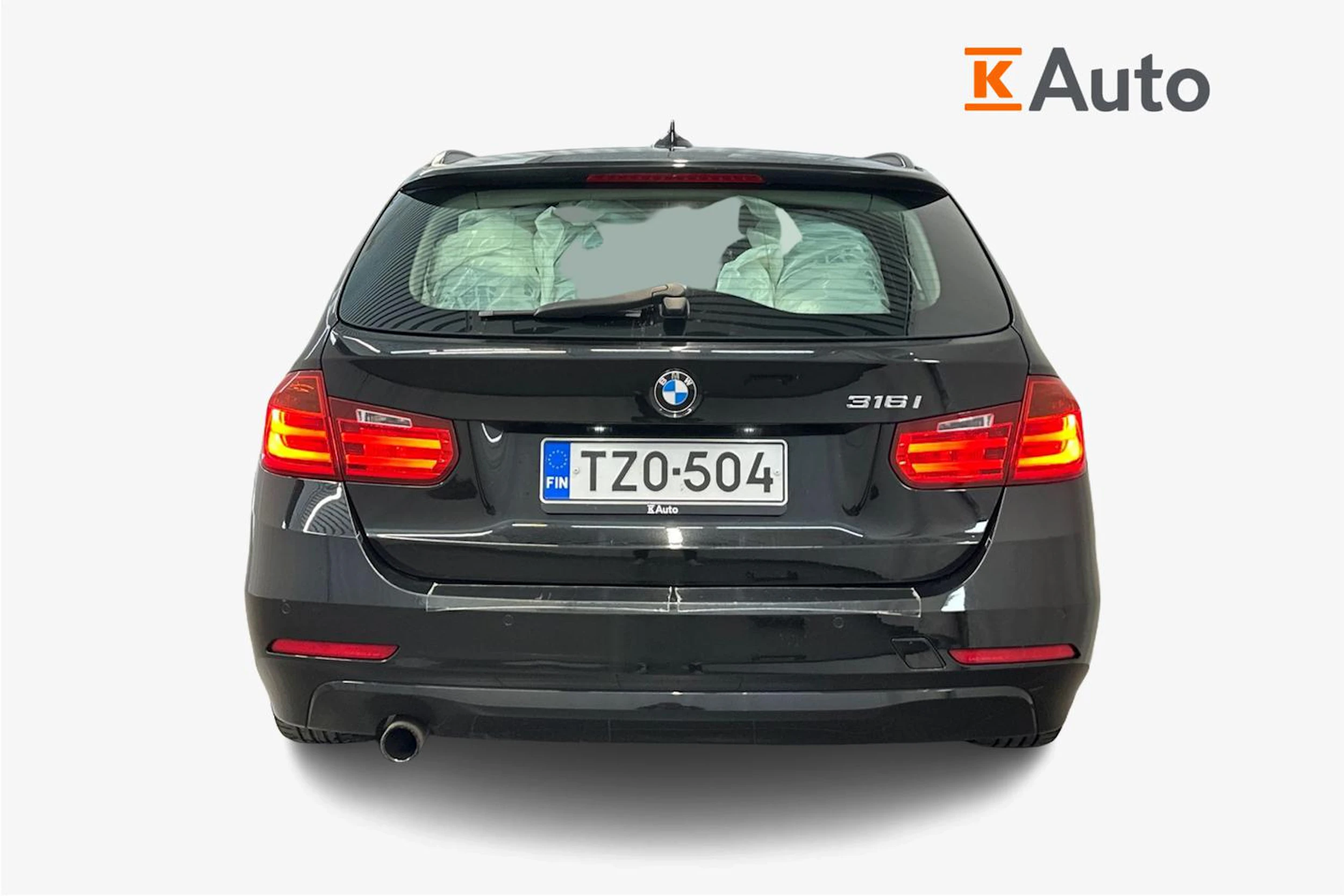 musta BMW 316 2015 kuva 4.