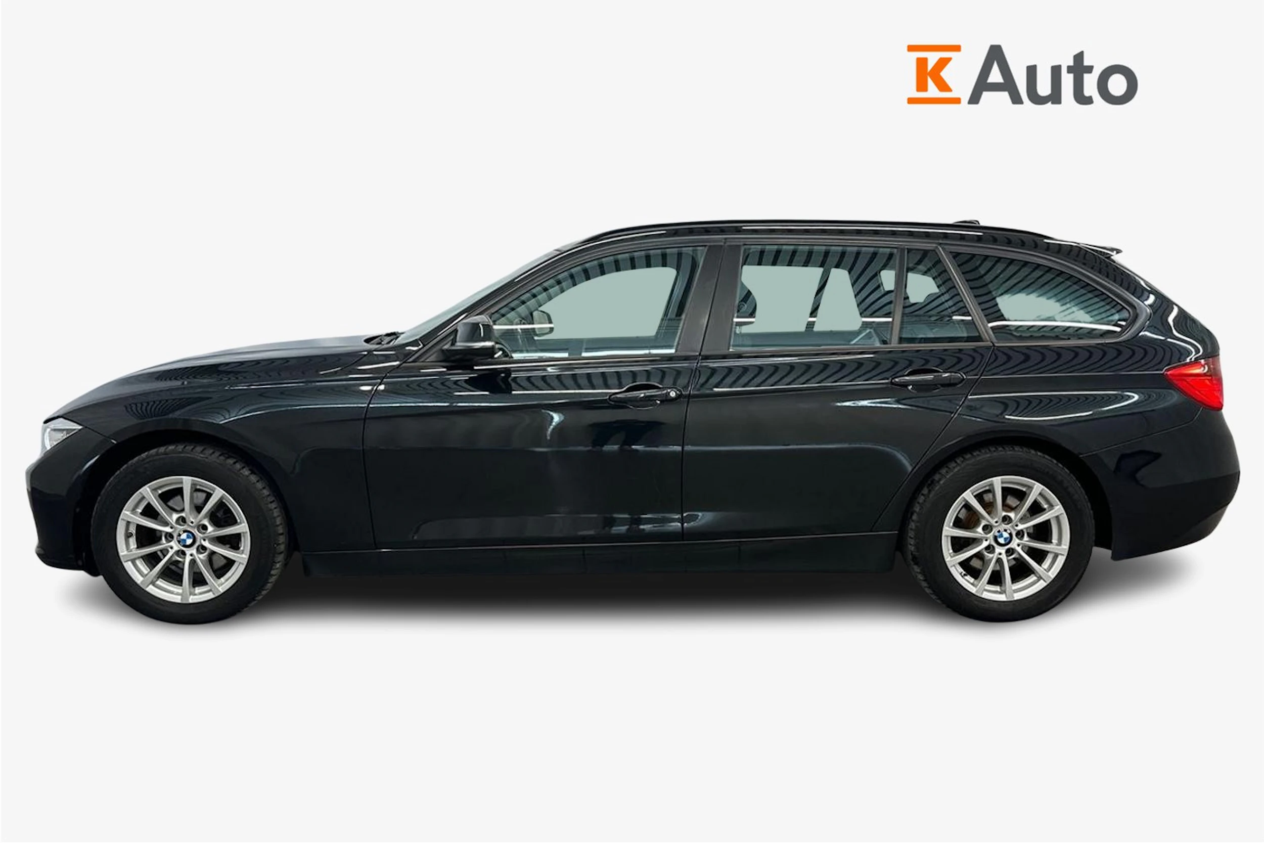 musta BMW 316 2015 kuva 7.