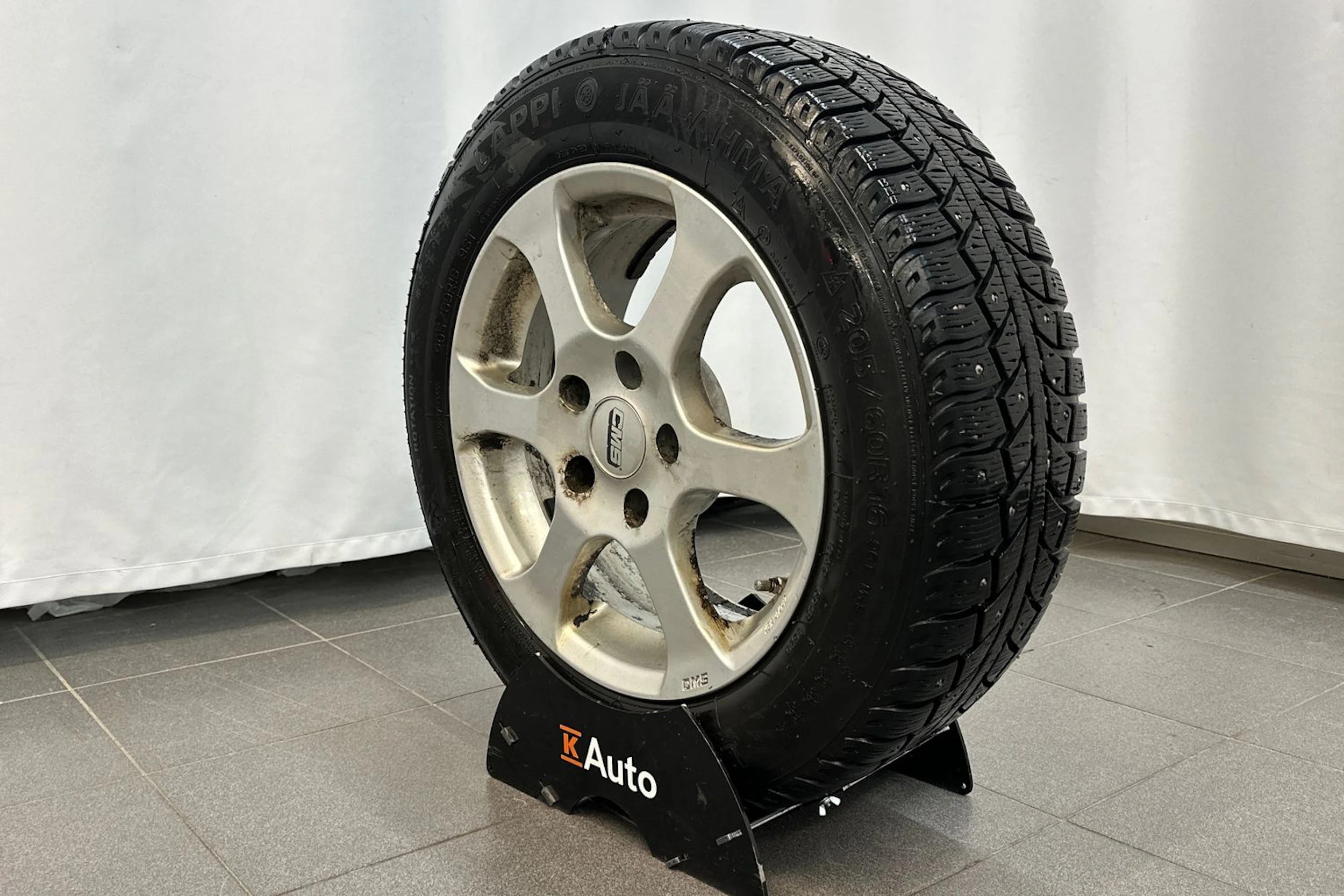 musta BMW 316 2015 kuva 13.