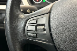 musta BMW 316 2015 kuva 19.