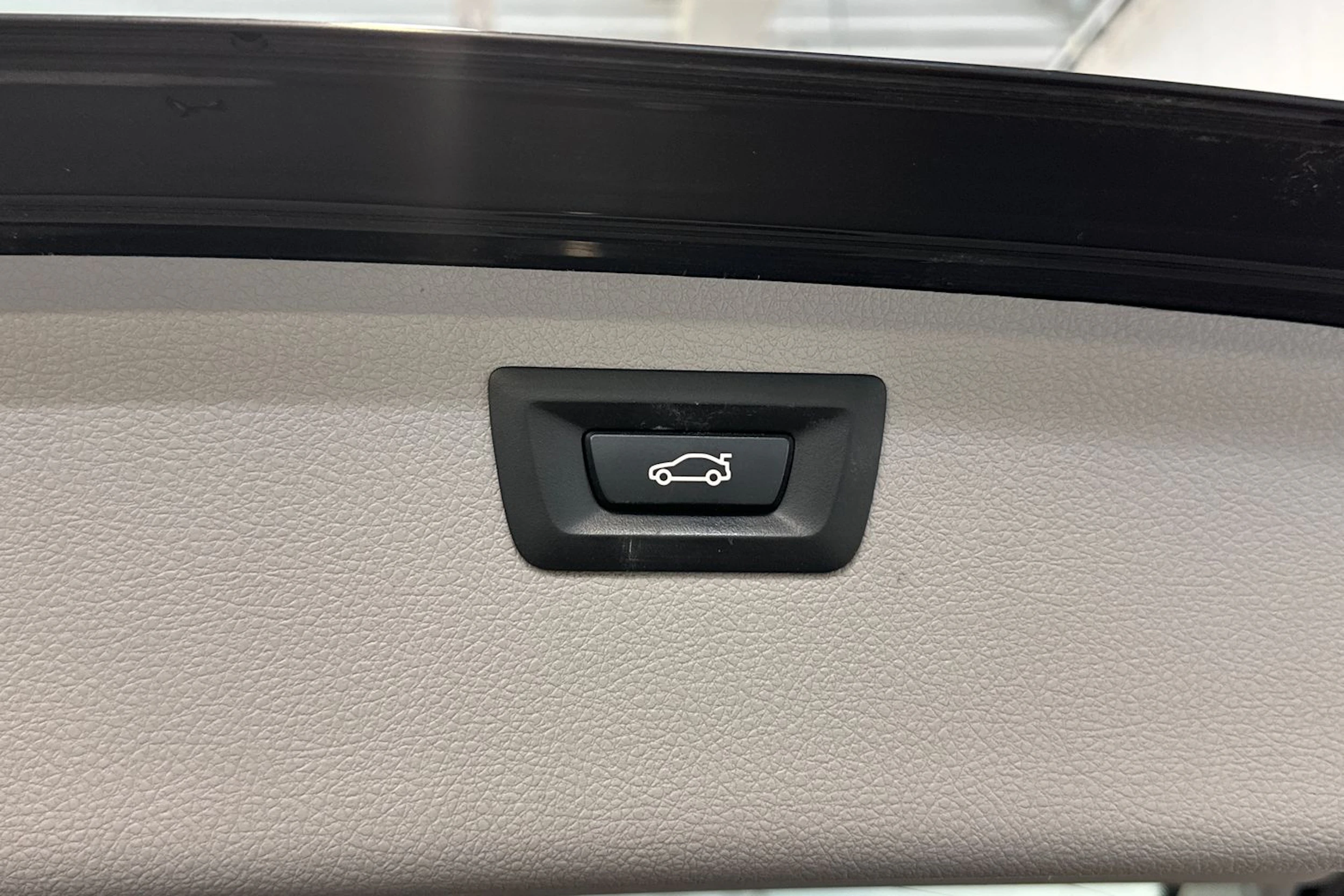 musta BMW 316 2015 kuva 31.