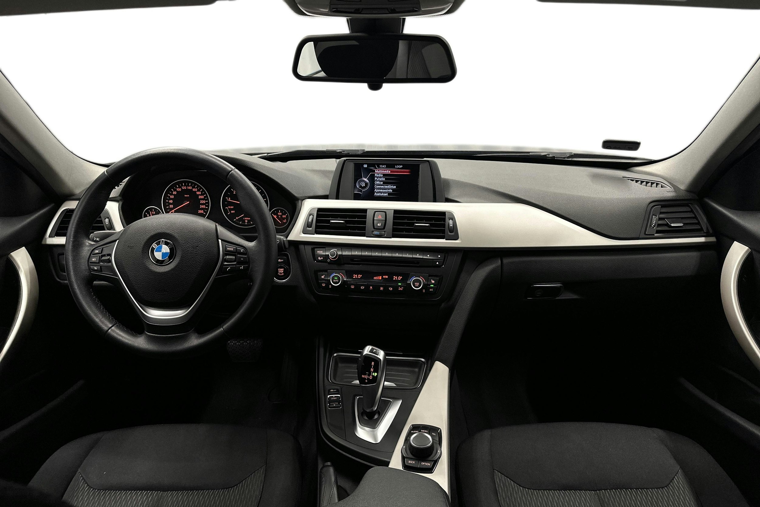 musta BMW 316 2015 kuva 9.