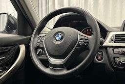 musta BMW 316 2015 kuva 16.
