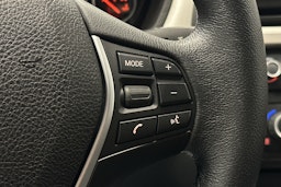 musta BMW 316 2015 kuva 18.