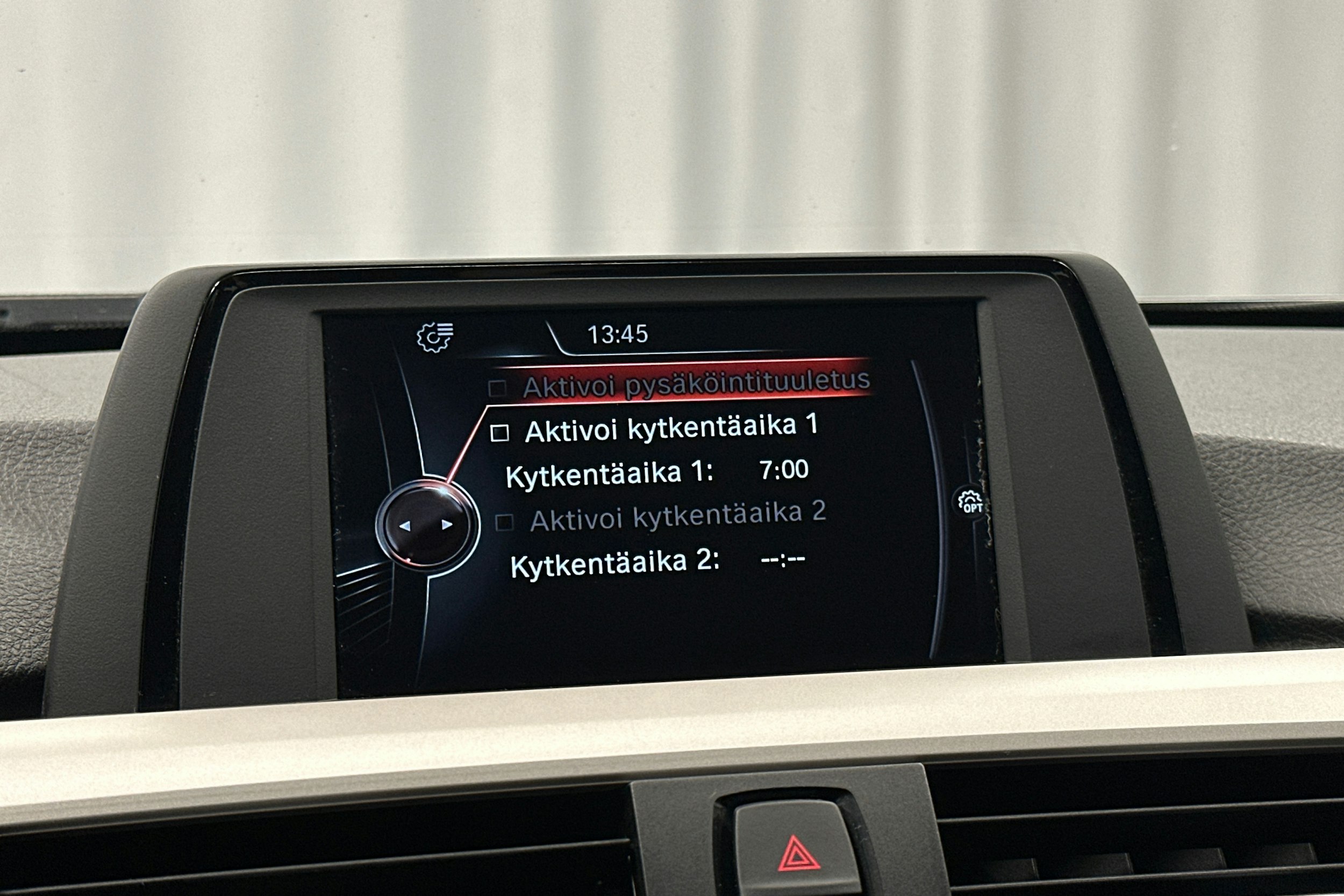 musta BMW 316 2015 kuva 21.