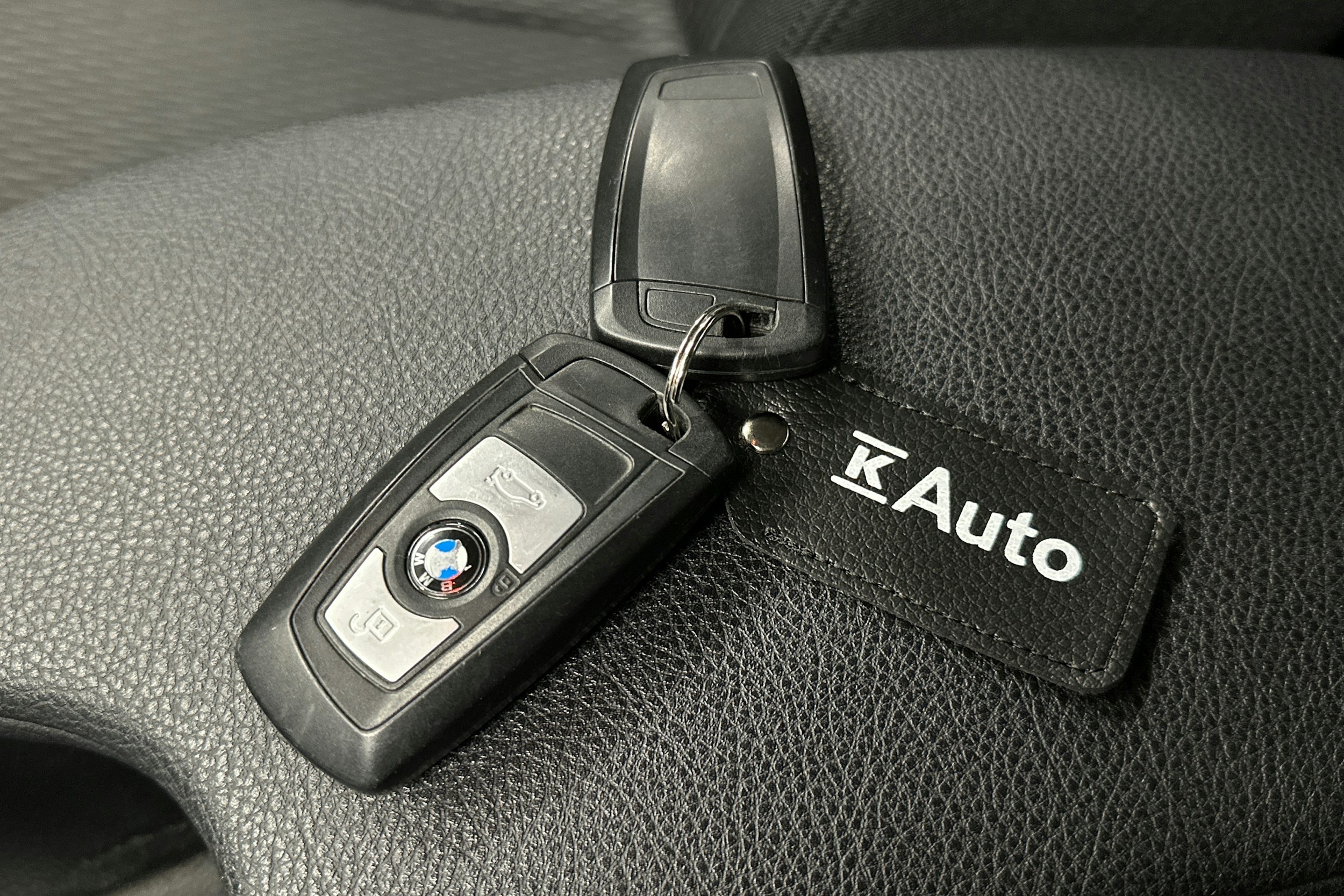 musta BMW 316 2015 kuva 25.
