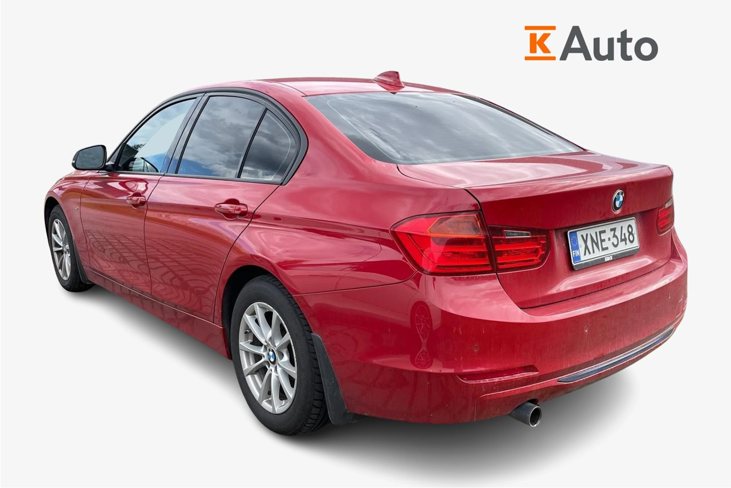 punainen BMW 316 2015 kuva 2.