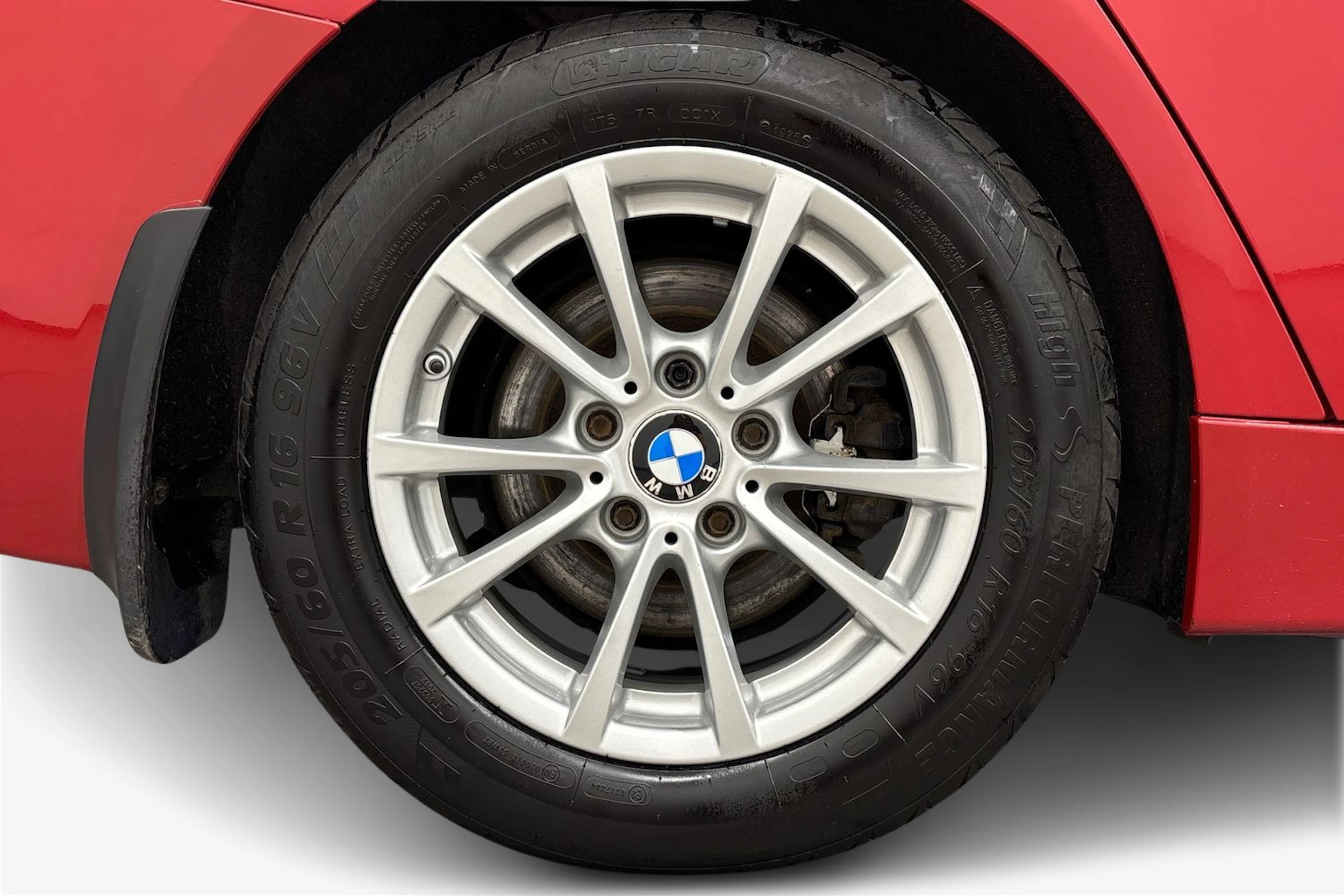 punainen BMW 316 2015 kuva 9.