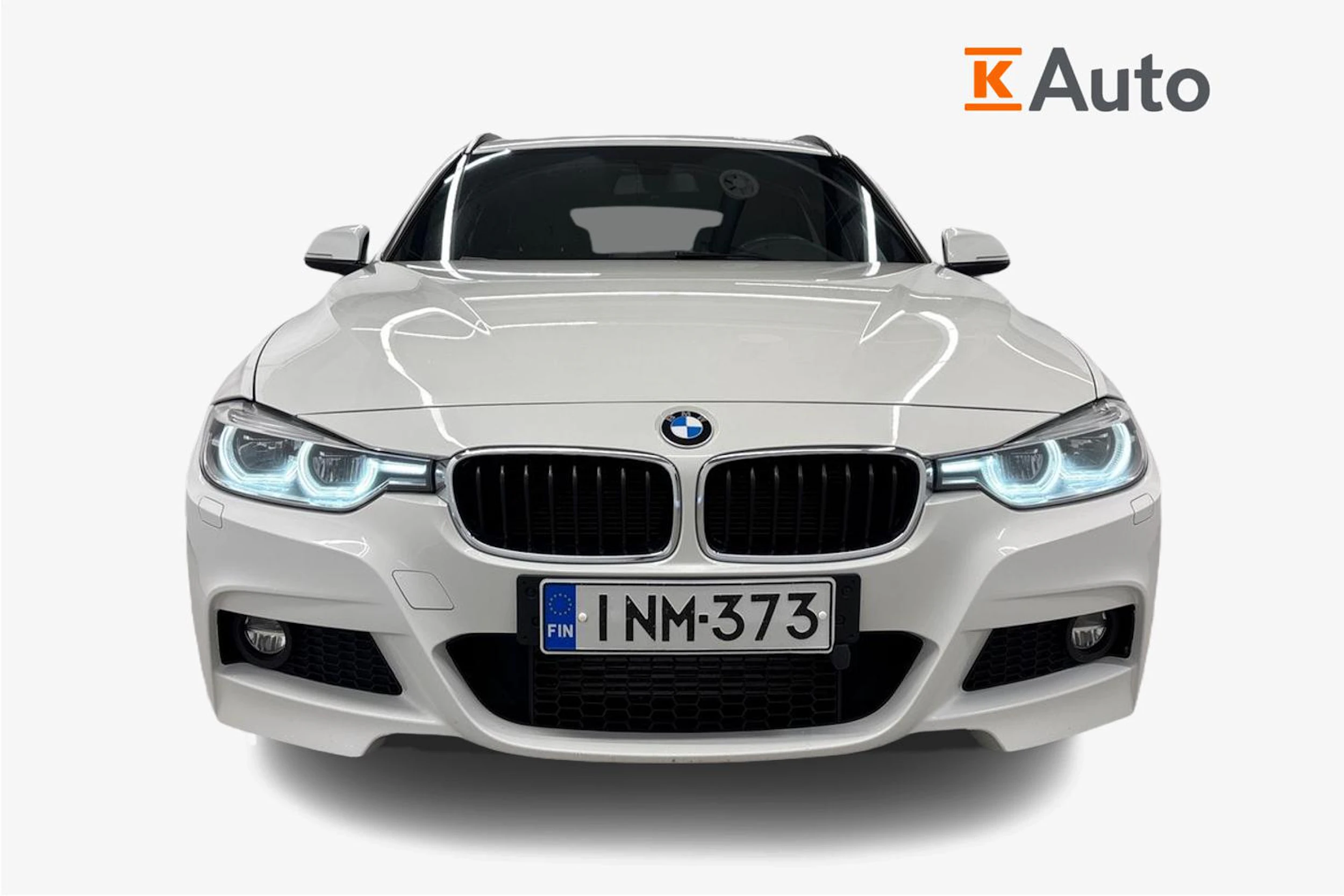valkoinen BMW 316 2017 kuva 4.