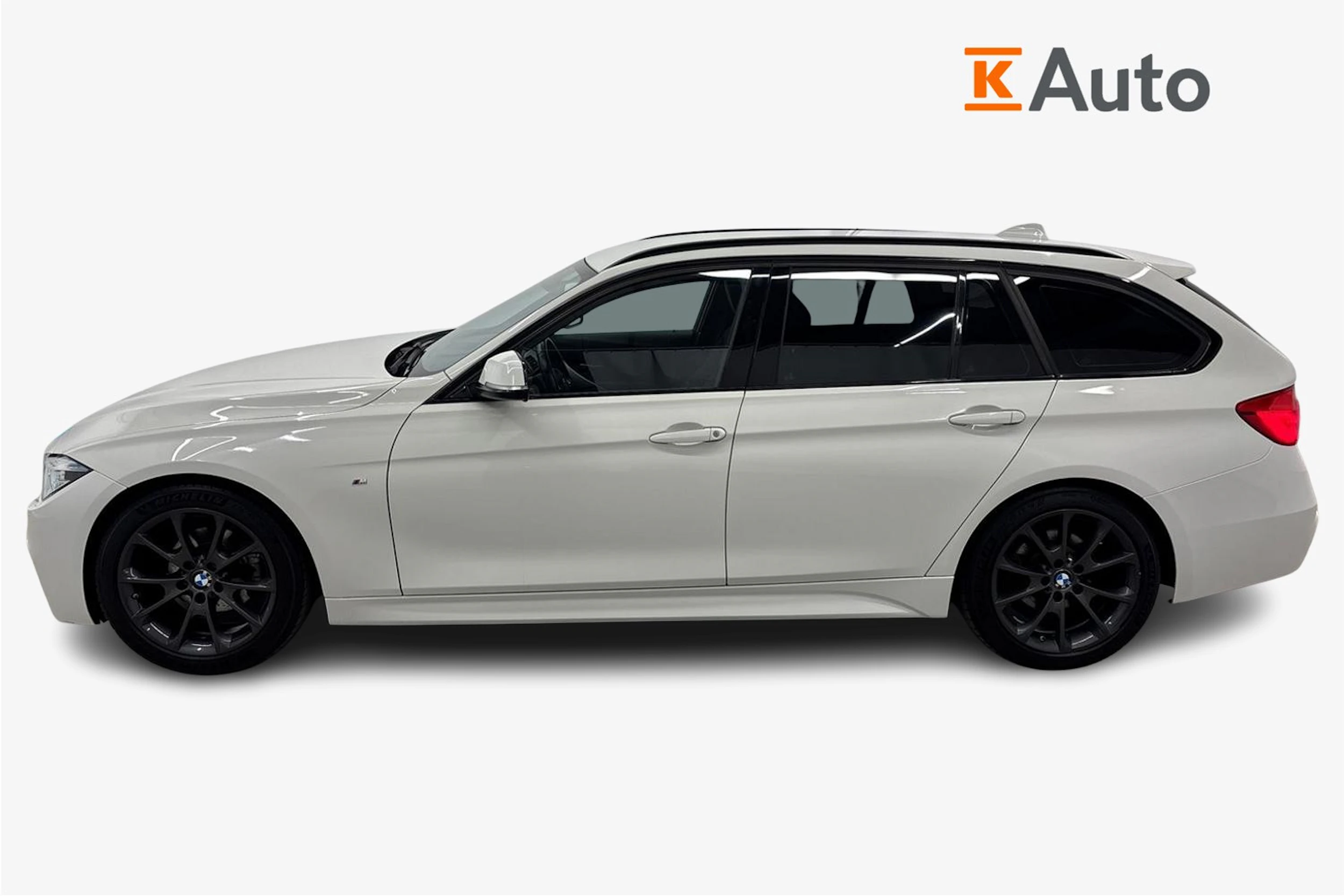 valkoinen BMW 316 2017 kuva 5.