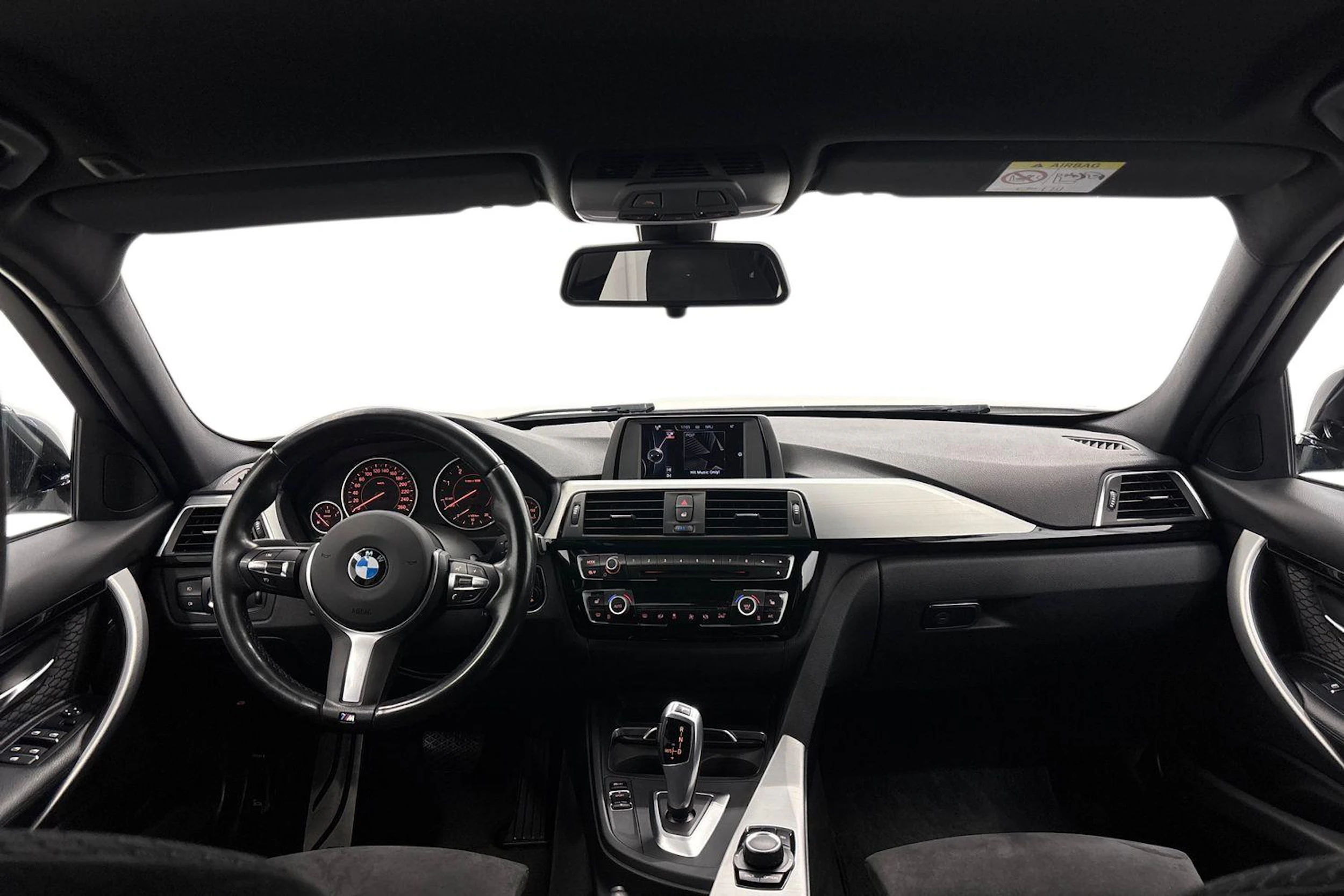 valkoinen BMW 316 2017 kuva 7.