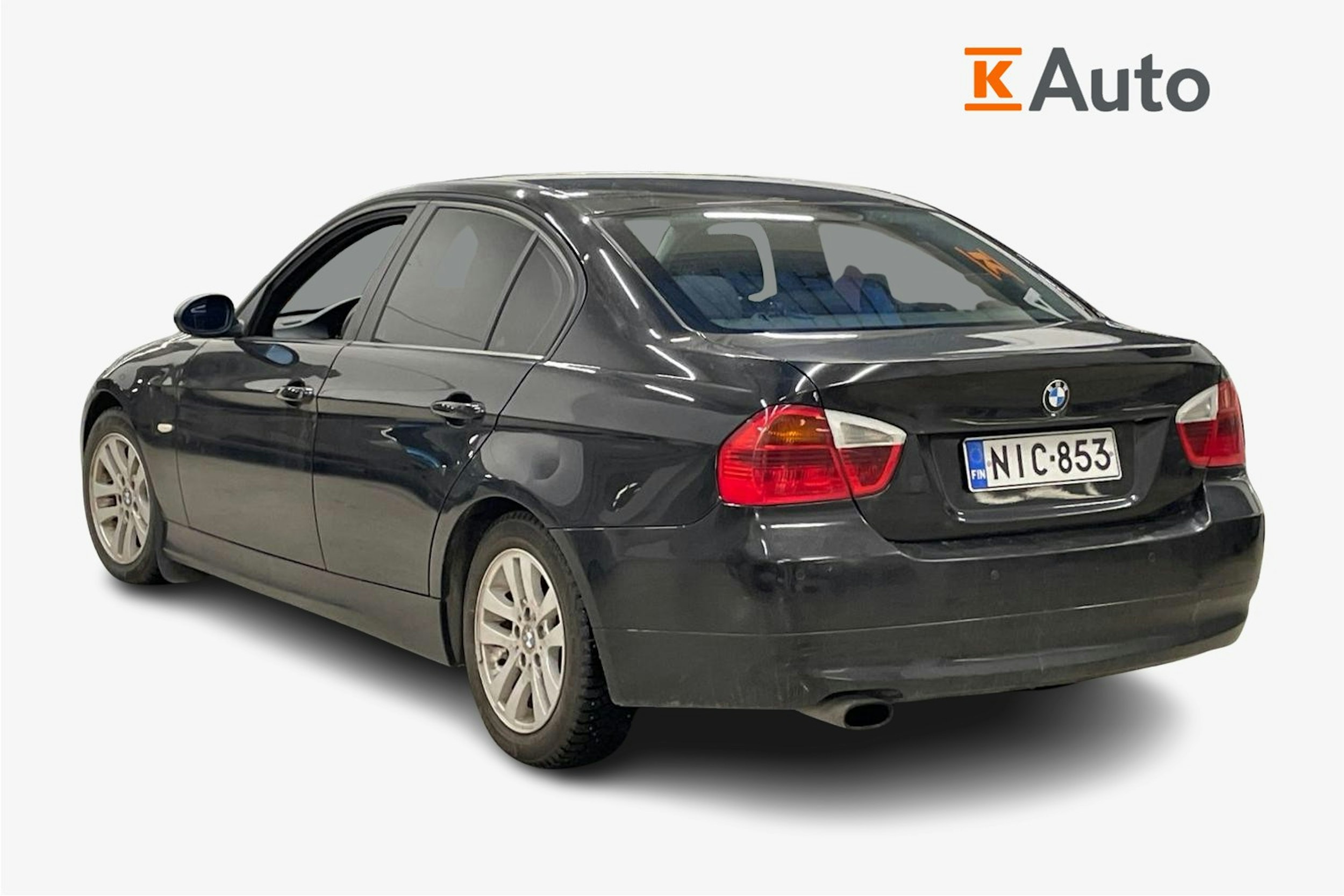 musta BMW 318 2008 kuva 2.
