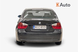 musta BMW 318 2008 kuva 3.