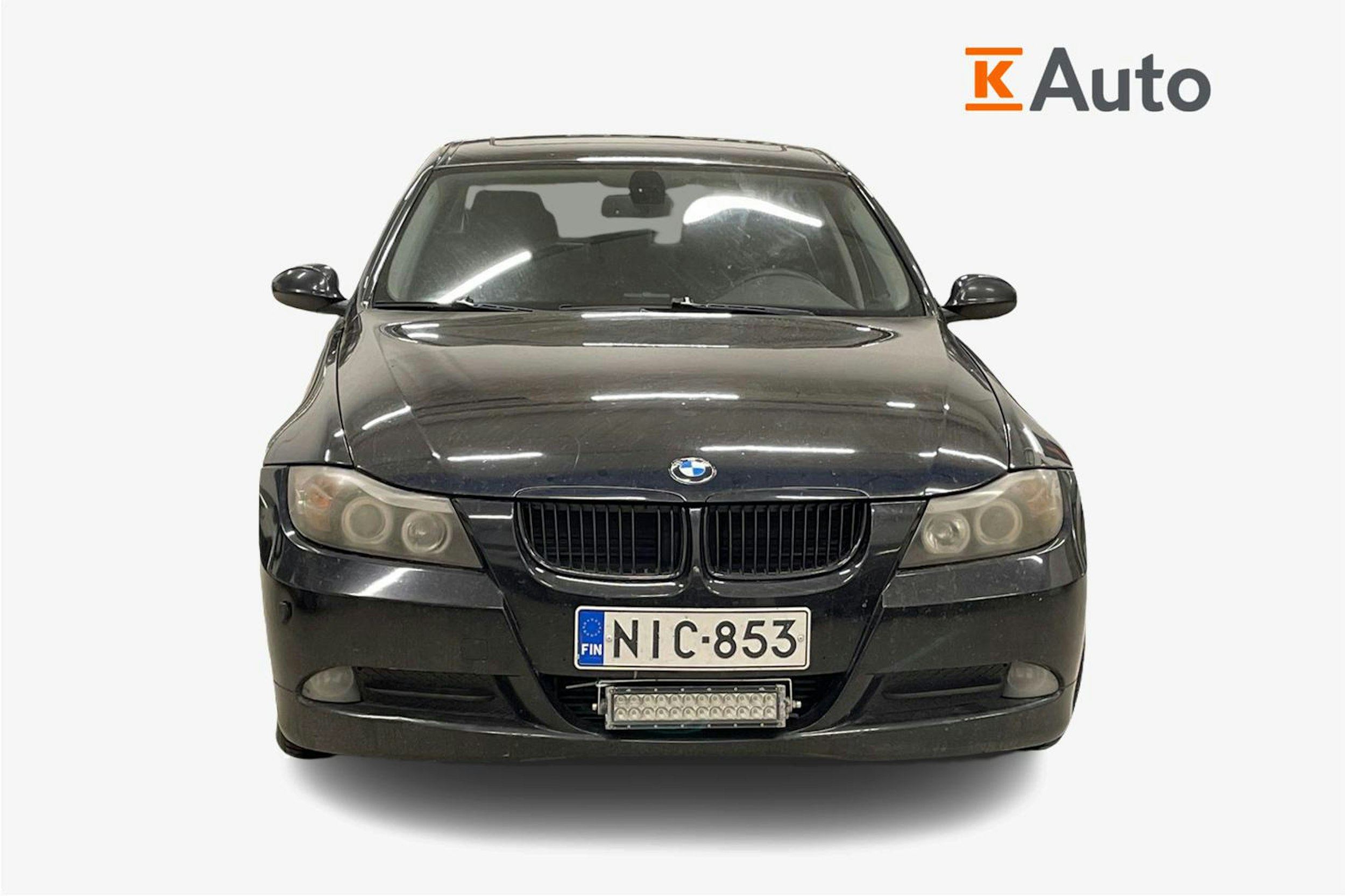 musta BMW 318 2008 kuva 4.