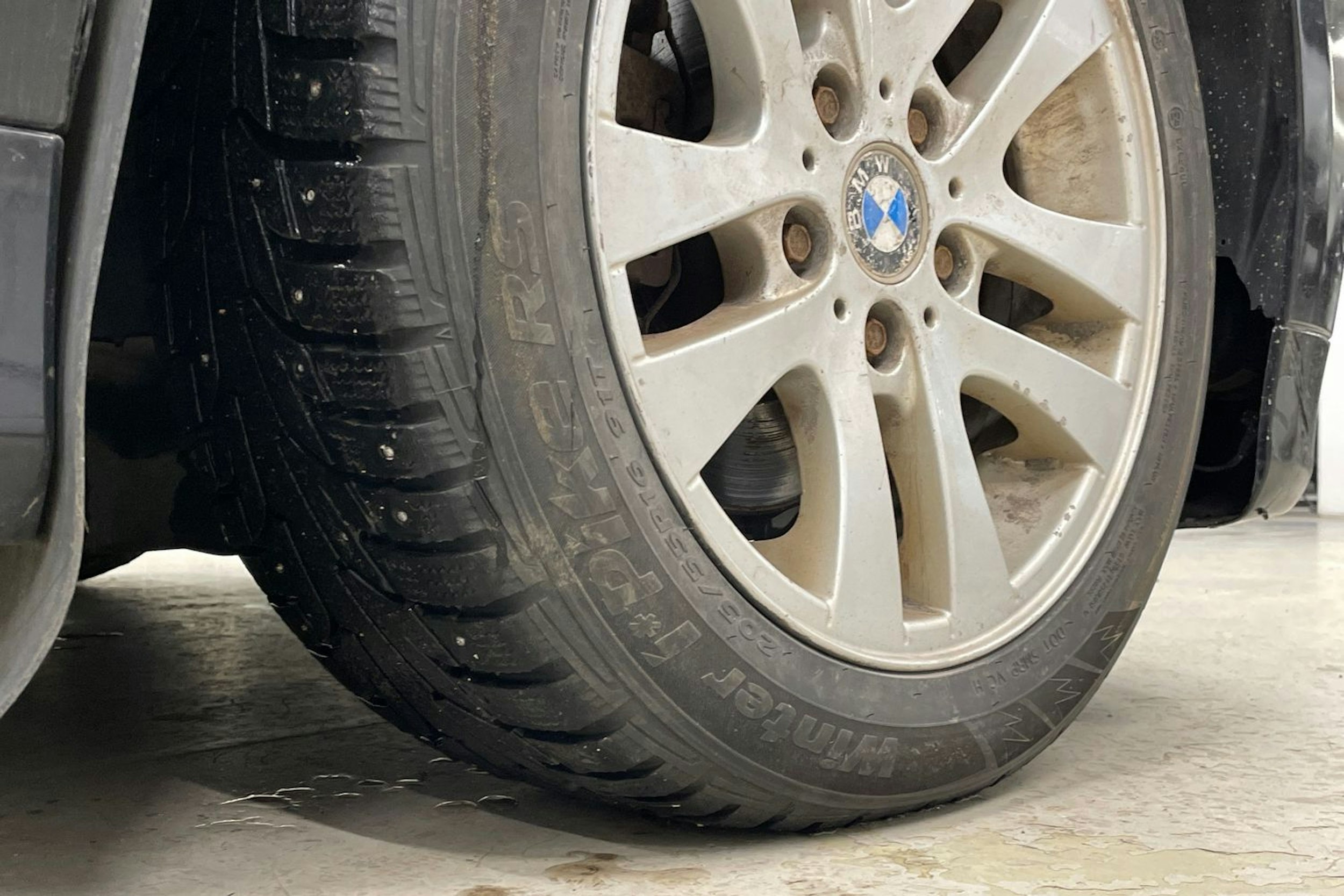 musta BMW 318 2008 kuva 10.