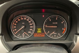 musta BMW 318 2008 kuva 11.