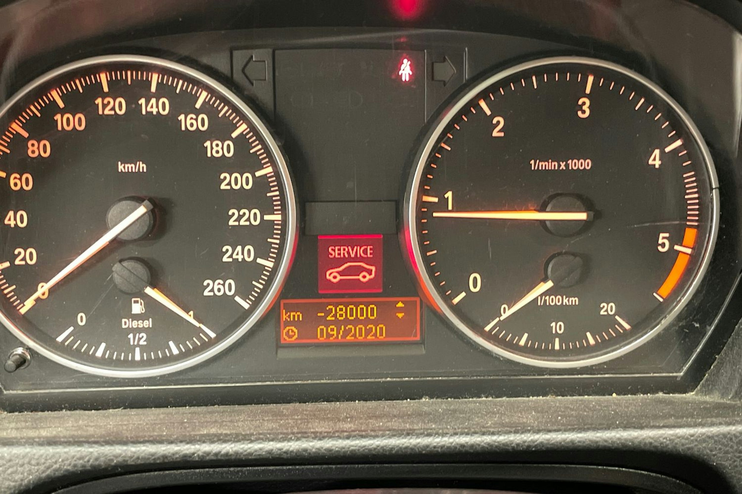 musta BMW 318 2008 kuva 15.