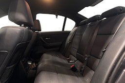 harmaa BMW 318 2008 kuva 8.