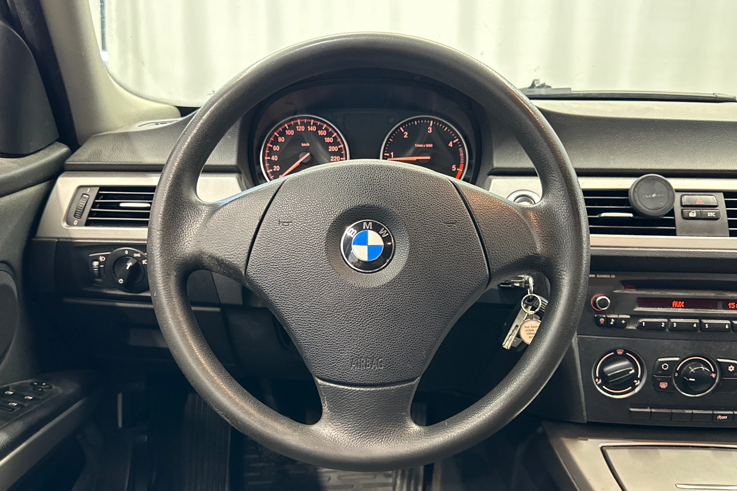 hopea BMW 318 2008 kuva 12.