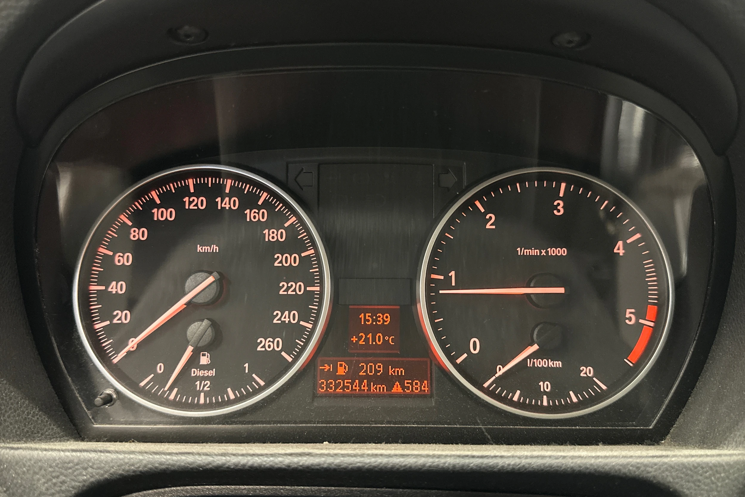 hopea BMW 318 2008 kuva 13.