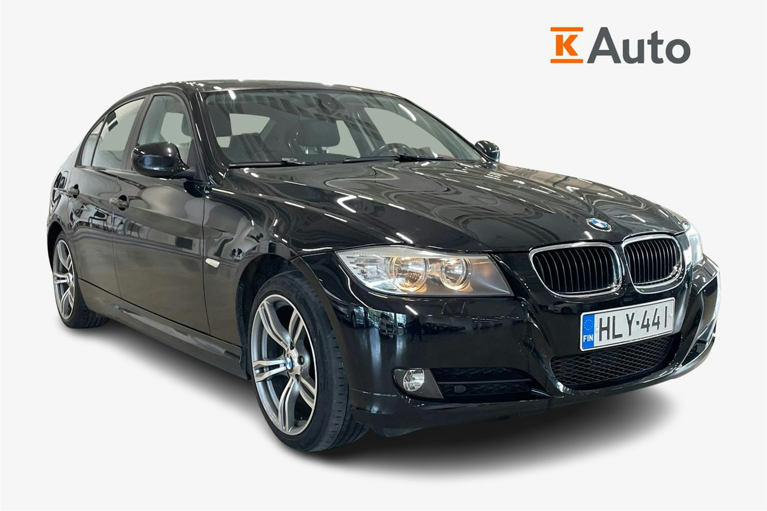 Musta BMW 318 2009 kuva 1.