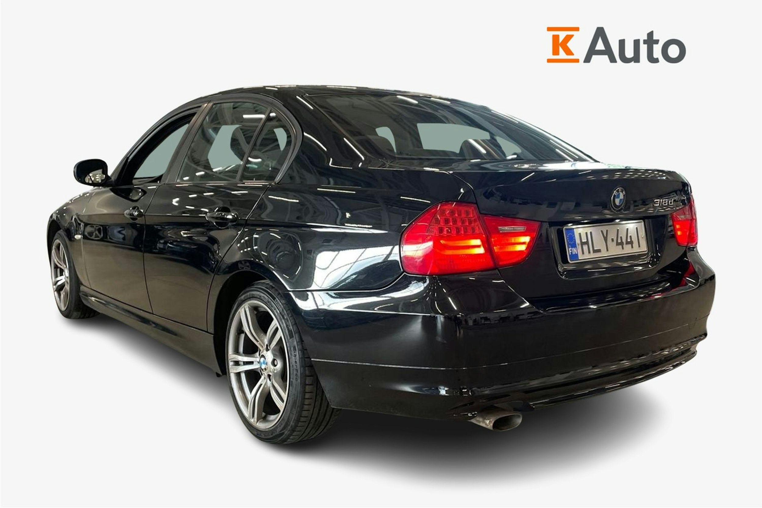 Musta BMW 318 2009 kuva 2.