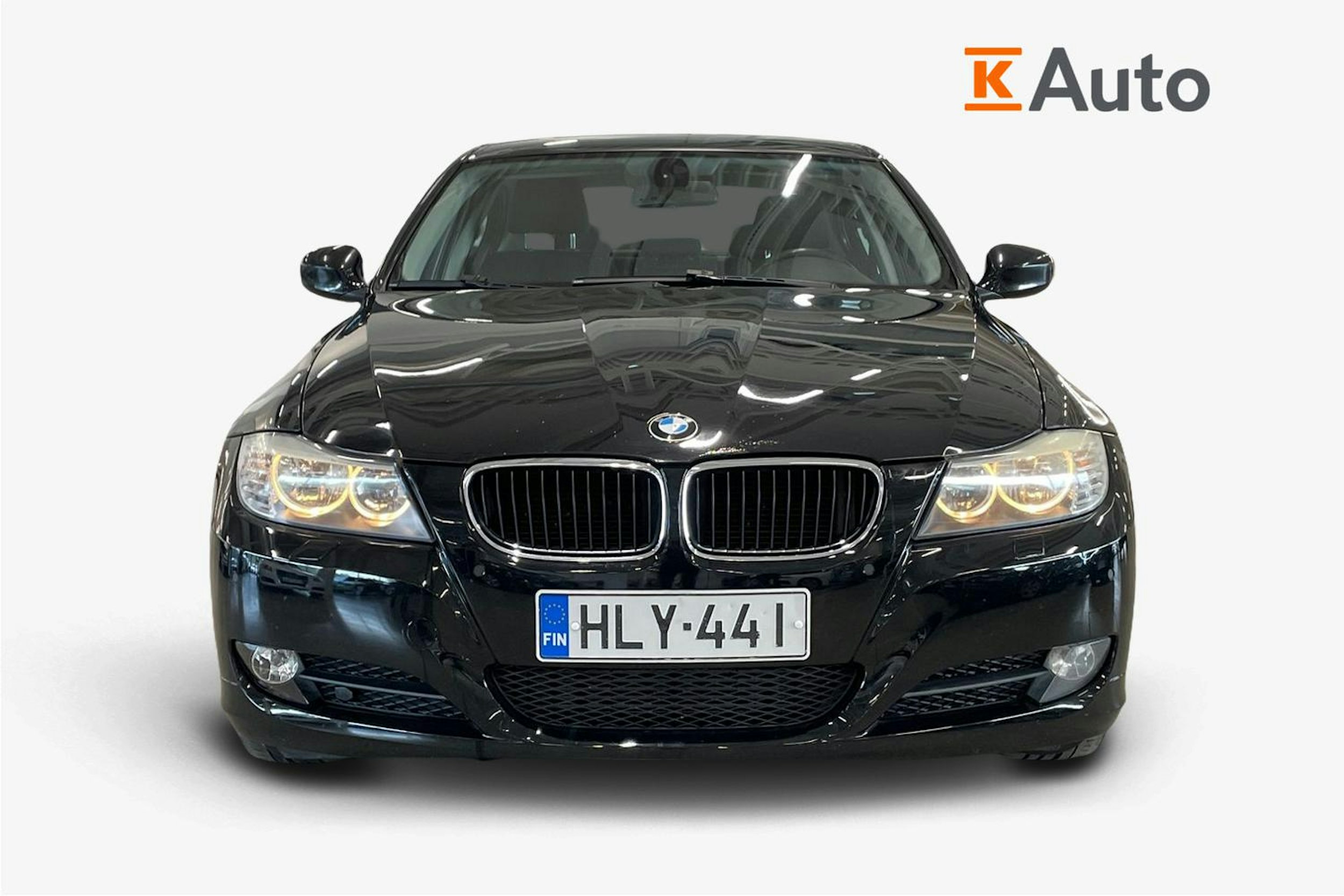 Musta BMW 318 2009 kuva 5.