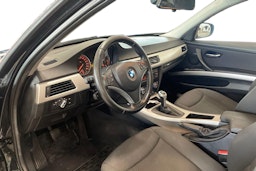 Musta BMW 318 2009 kuva 7.