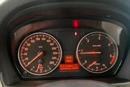 Musta BMW 318 2009 kuva 19.
