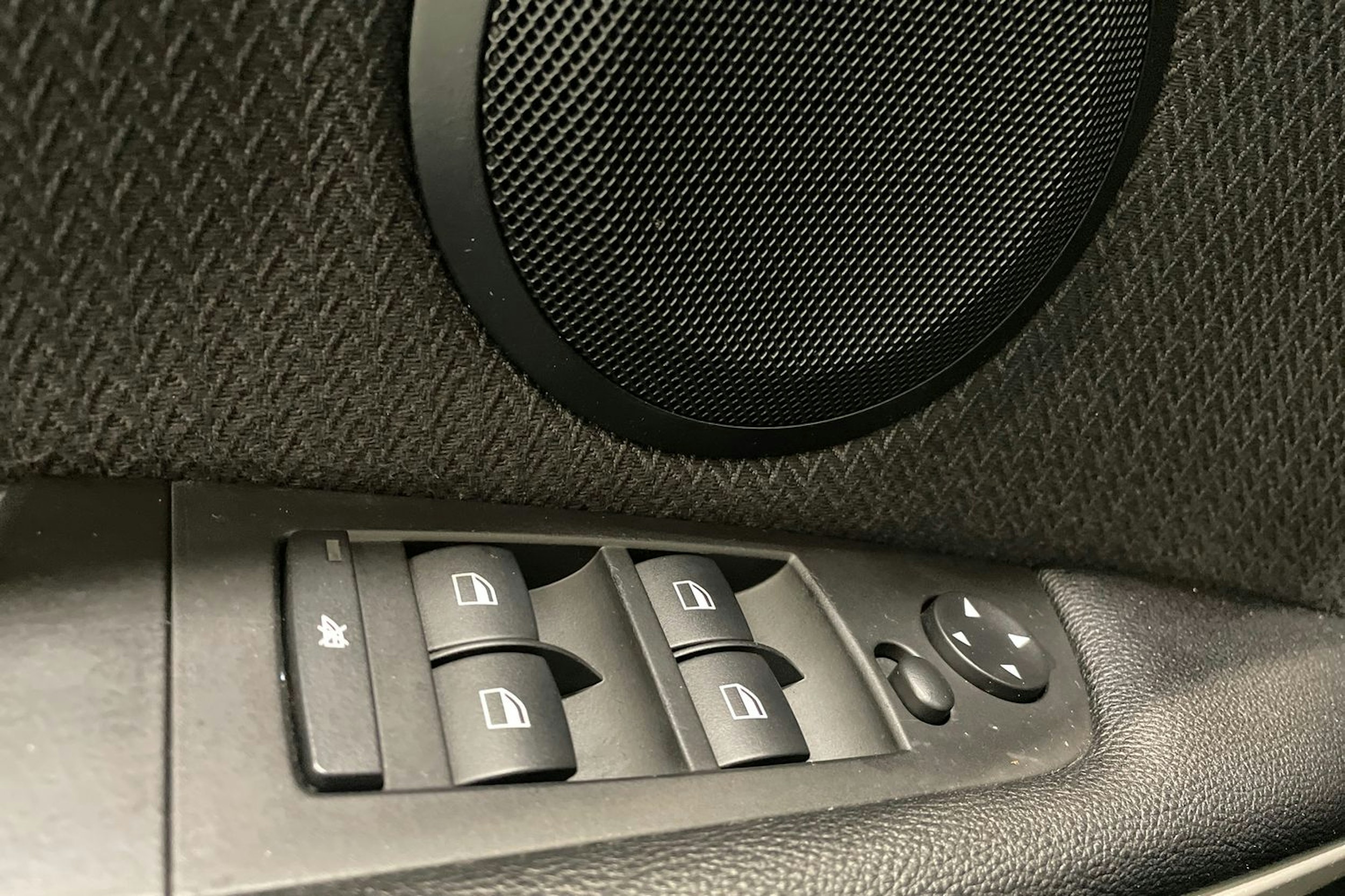 Musta BMW 318 2009 kuva 24.