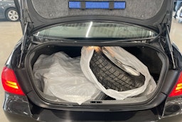 Musta BMW 318 2009 kuva 25.